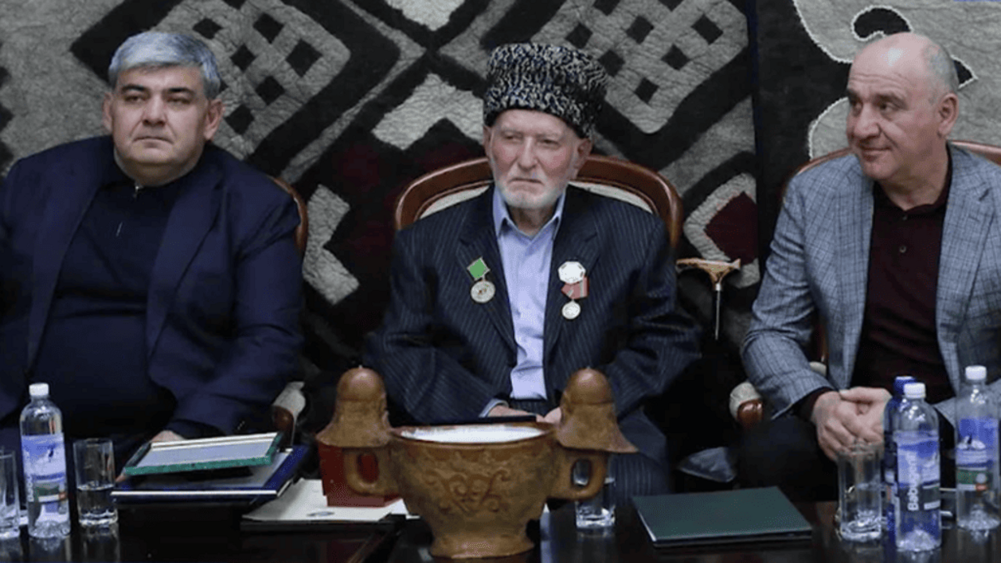 Рашид Темрезов поздравил одного из духовных лидеров Северного Кавказа Мухадина-Хаджи Циканова с юбилеем
