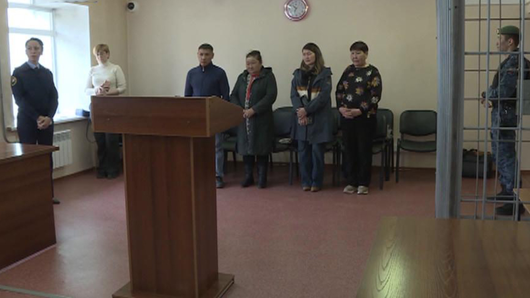 Халупы вместо достойных домов приготовили для алтайских сирот
