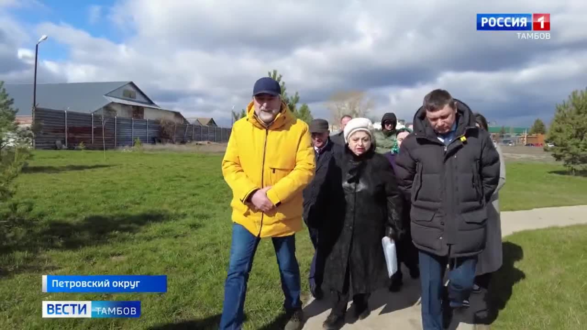Евгений Первышов оценил коттеджный поселок для работников предприятия в Петровском округе