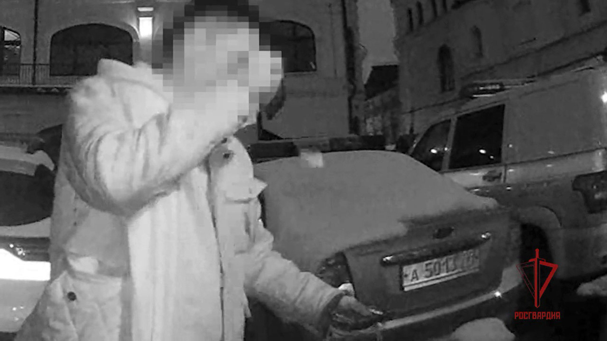 Наркотики выпали из кармана перед сотрудниками ОМОН