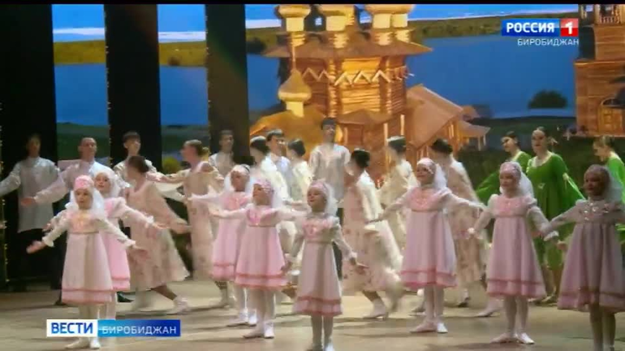 "Мы вместе!": ансамбль танца "Алиса" выступил с новой  концертной программой
