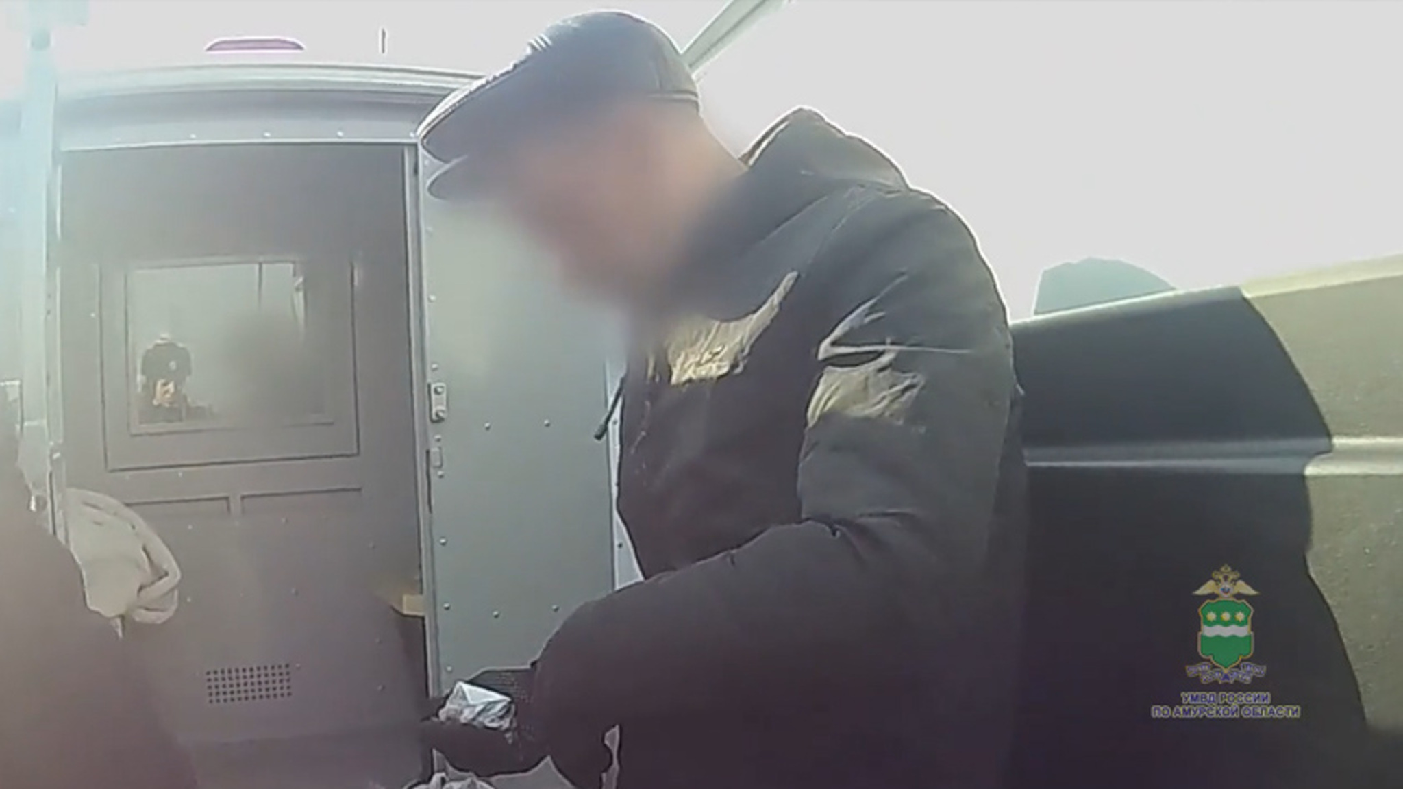 Два телефона похитил вор-рецидивист из ресторана и часовой мастерской в Благовещенске