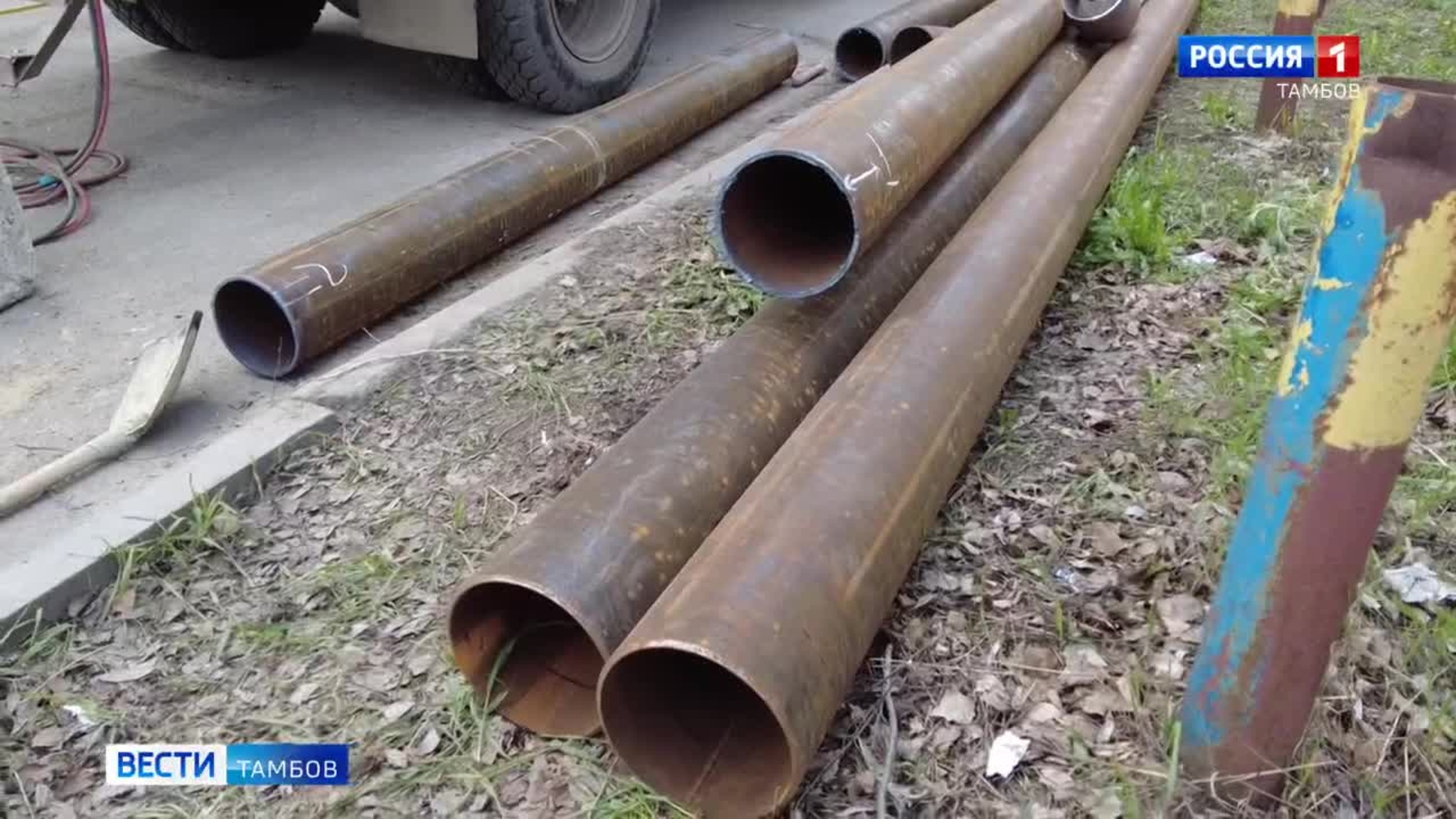 На Мичуринской заменили участок трубы