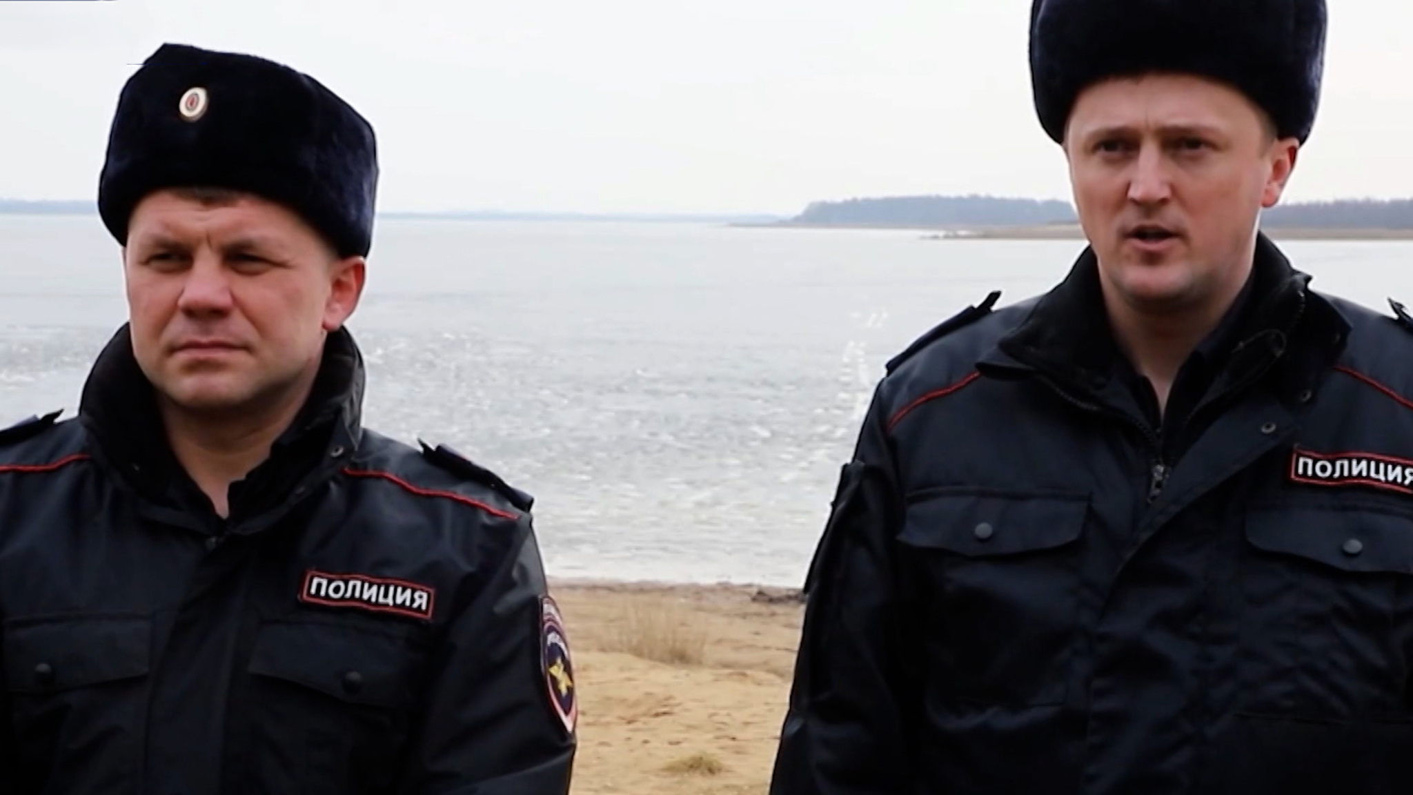 Колокольцев наградил псковских полицейских, спасших рыбаков