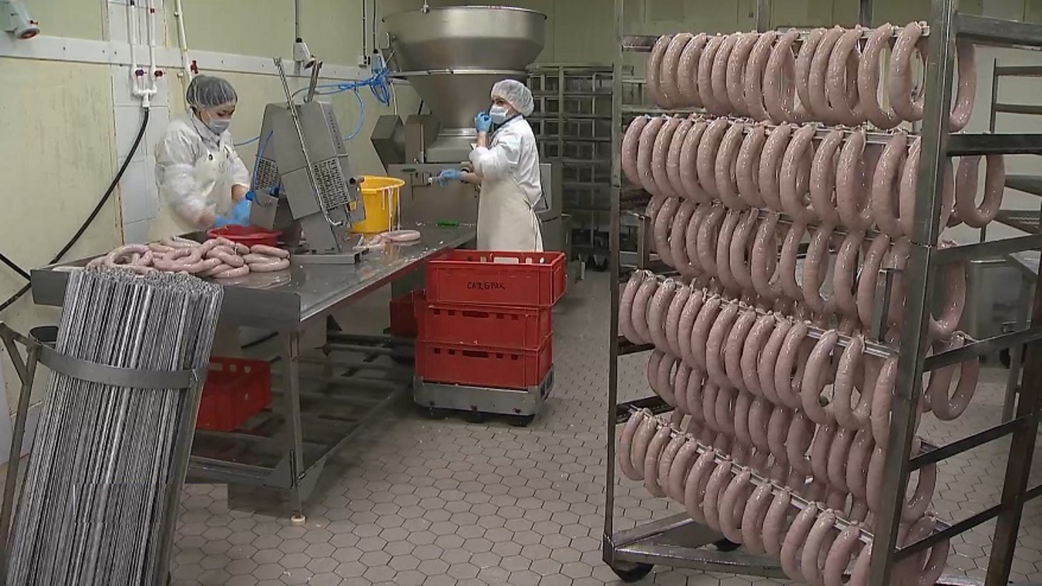 Продукция известного приморского бренда вышла с символикой к 80-й годовщине Победы