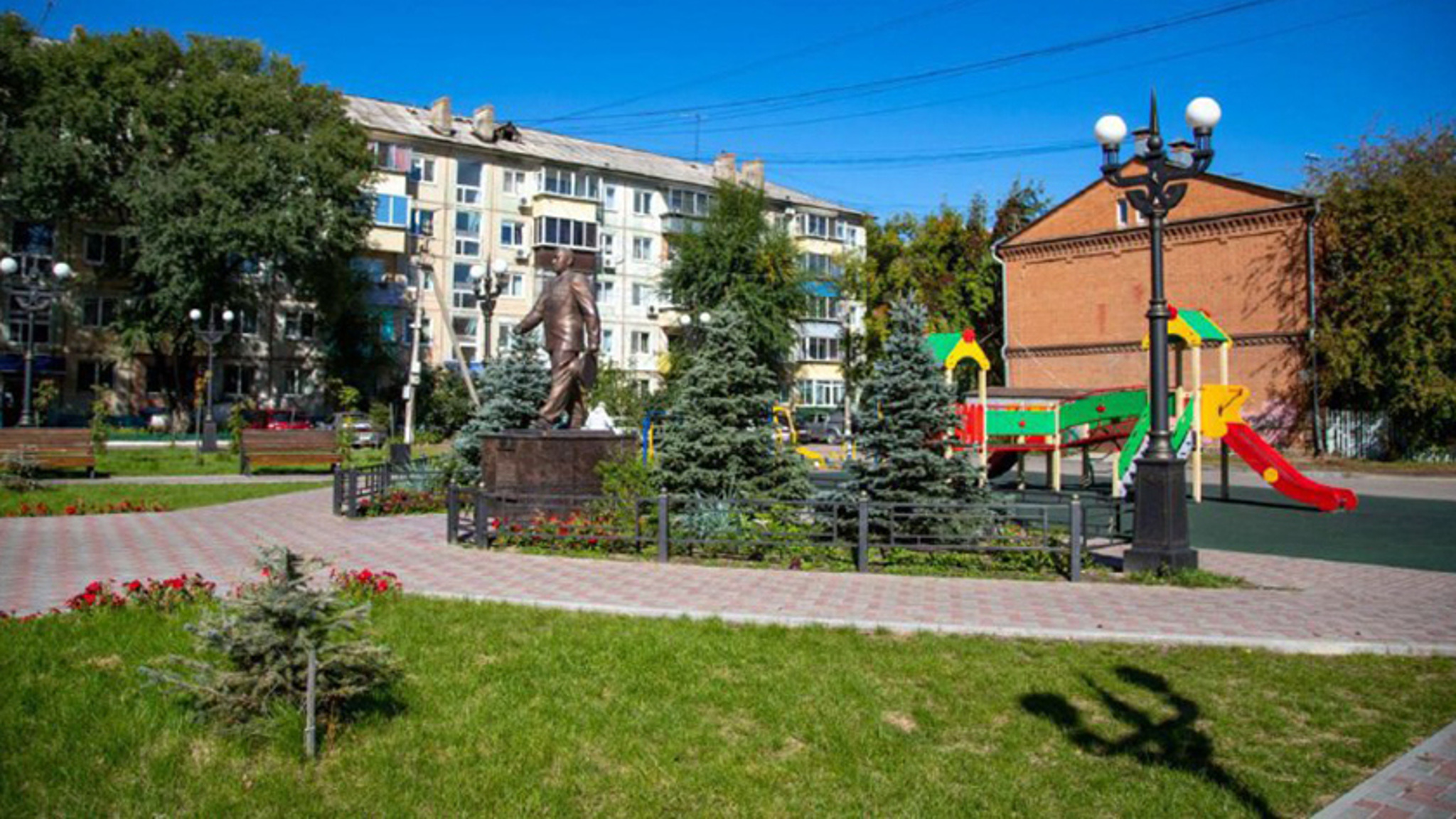 В Благовещенске на этой неделе начнут обработку общественных пространств от клещей