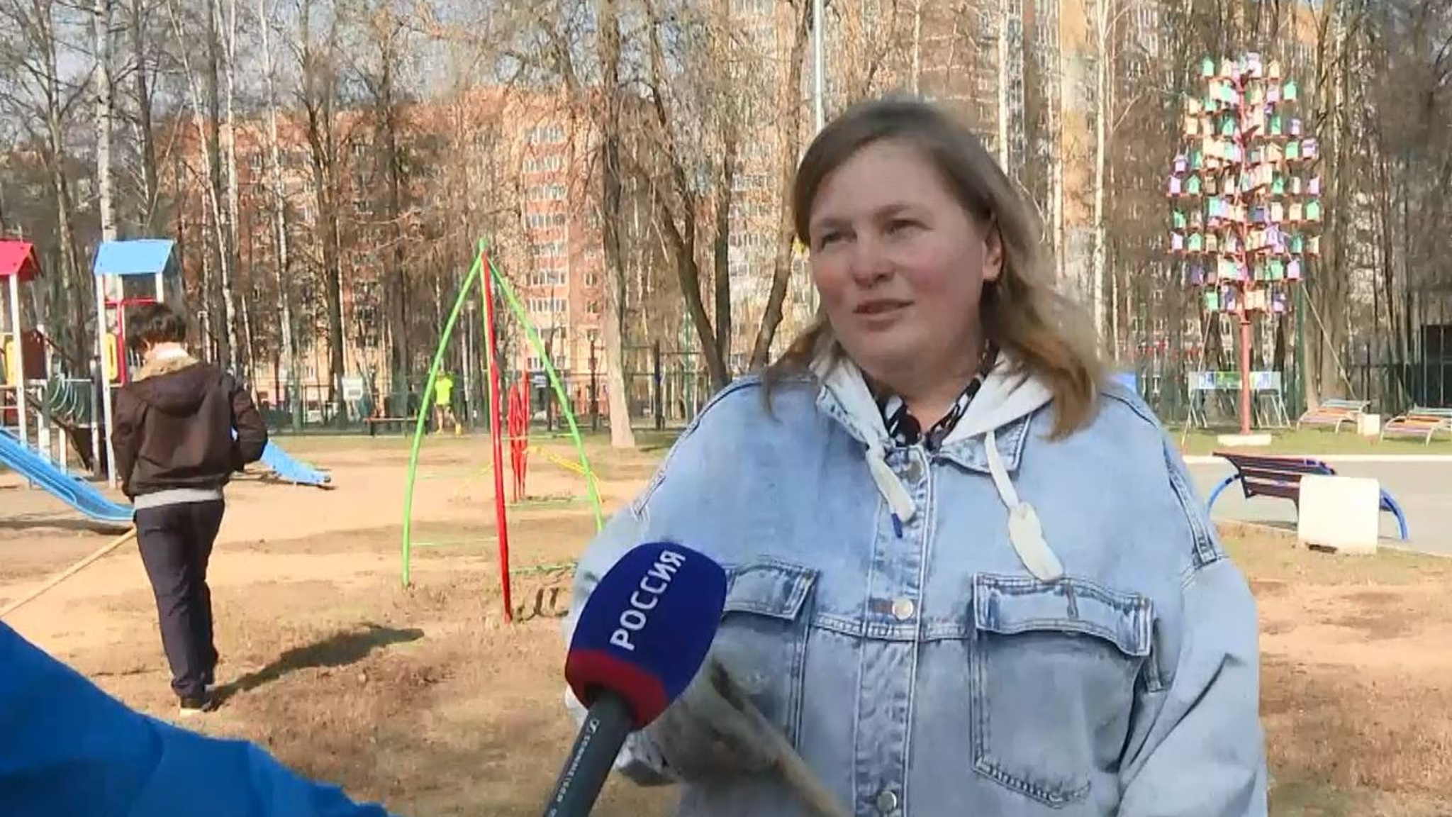 Йошкаролинцы вышли на уборку парка Победы