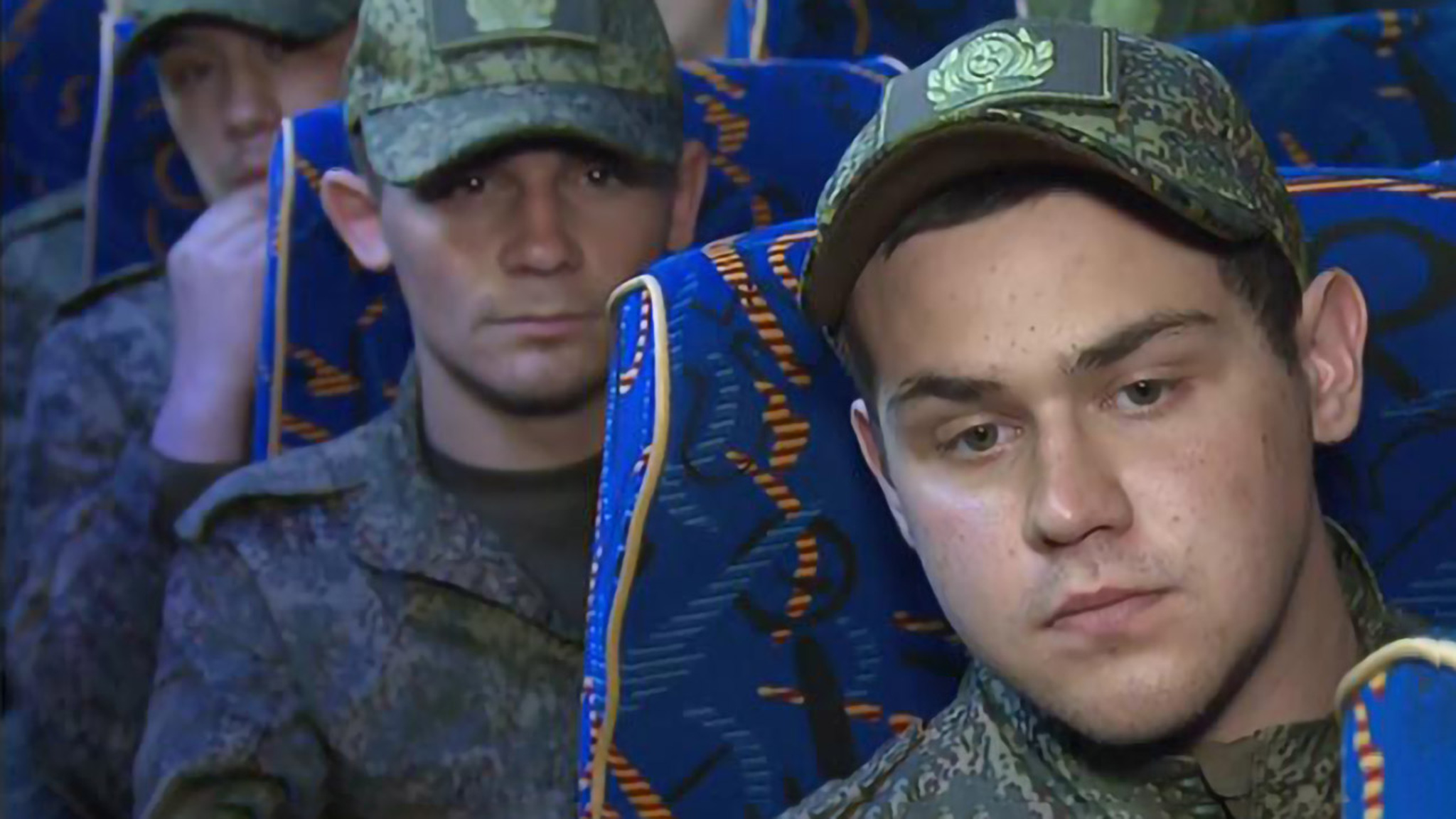 Российские военные вернулись из украинского плена на Родину
