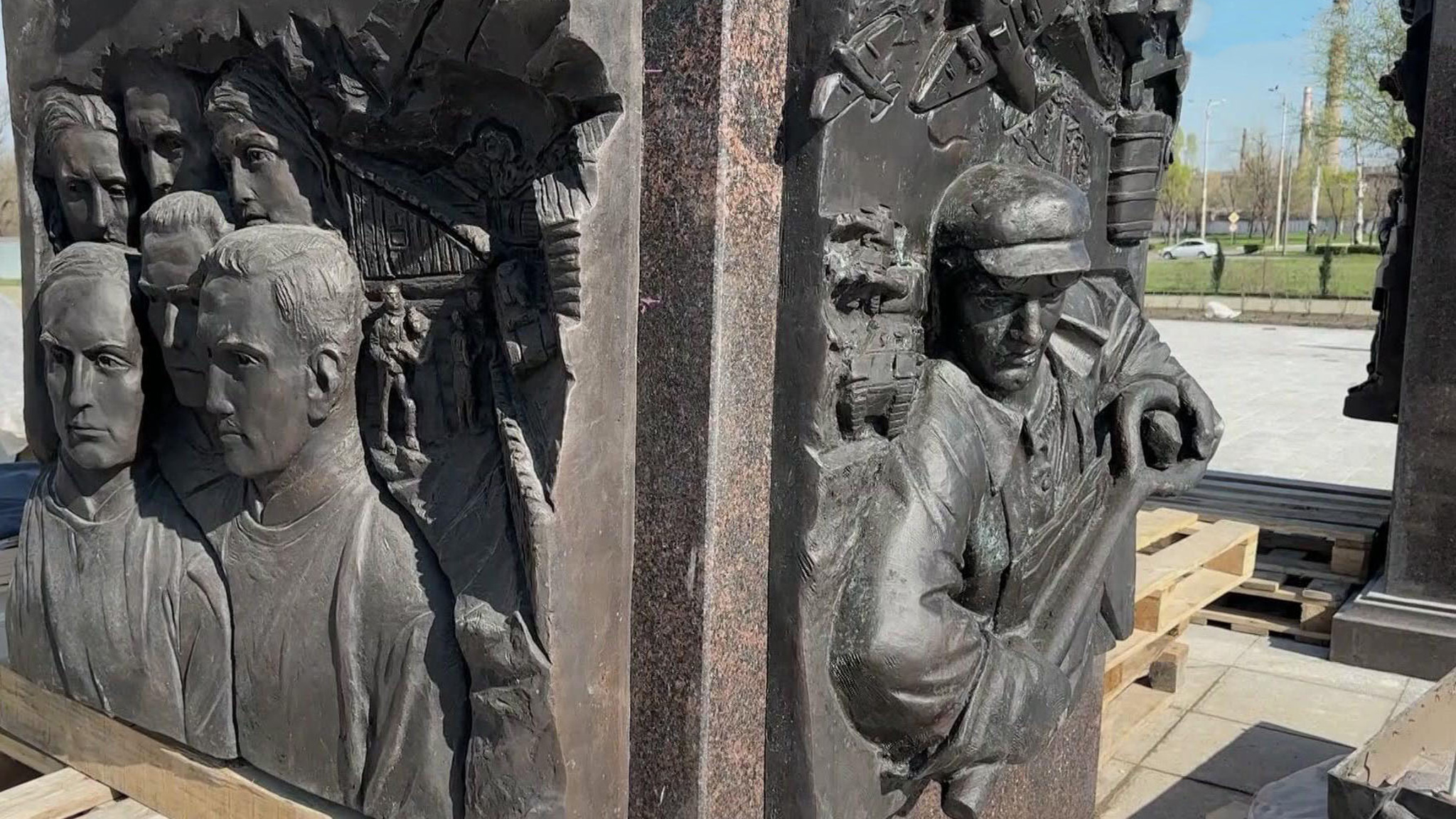 Стелу "Город воинской славы" откроют в Мариуполе ко Дню Победы