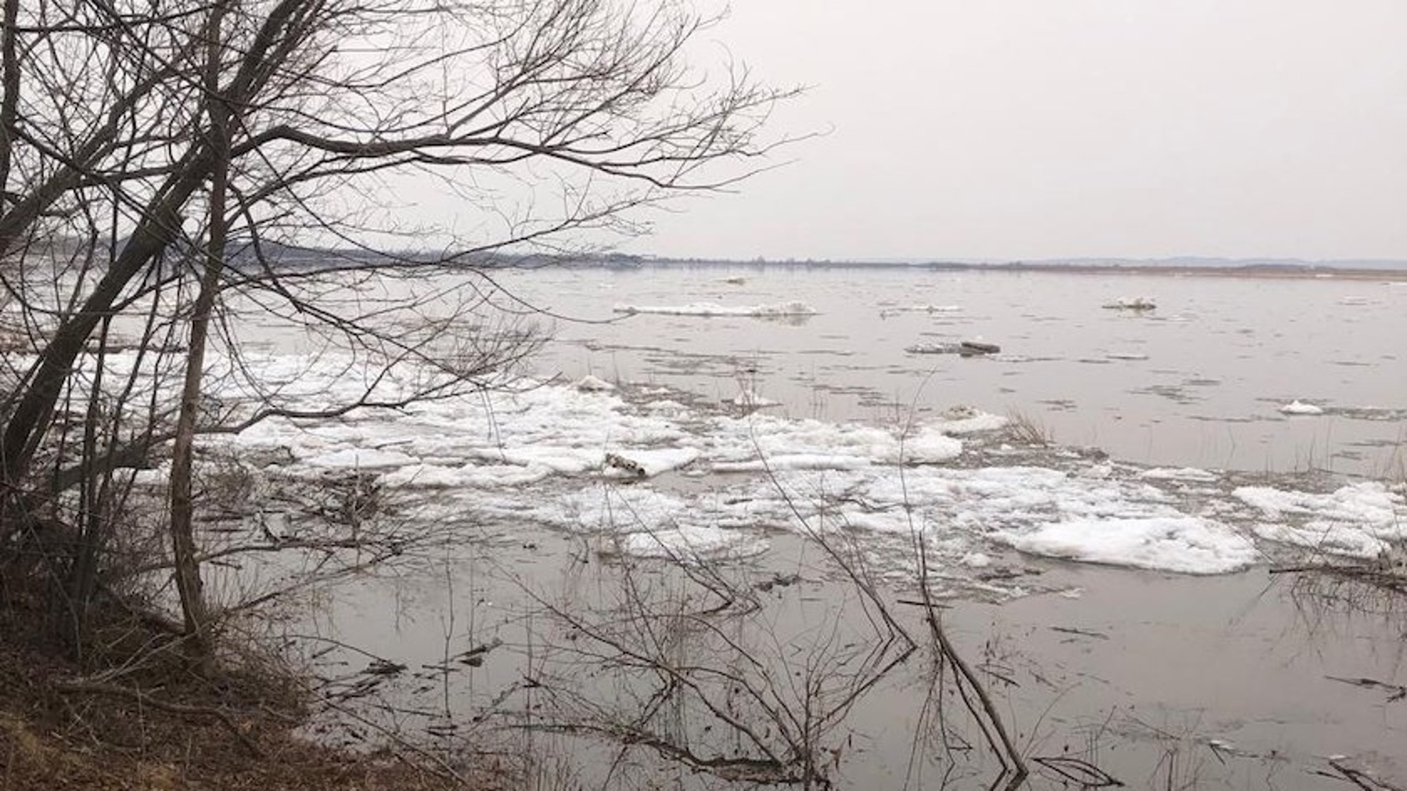 В регионе введён режим повышенной готовности из-за порыва ледяного затора на реке Зея