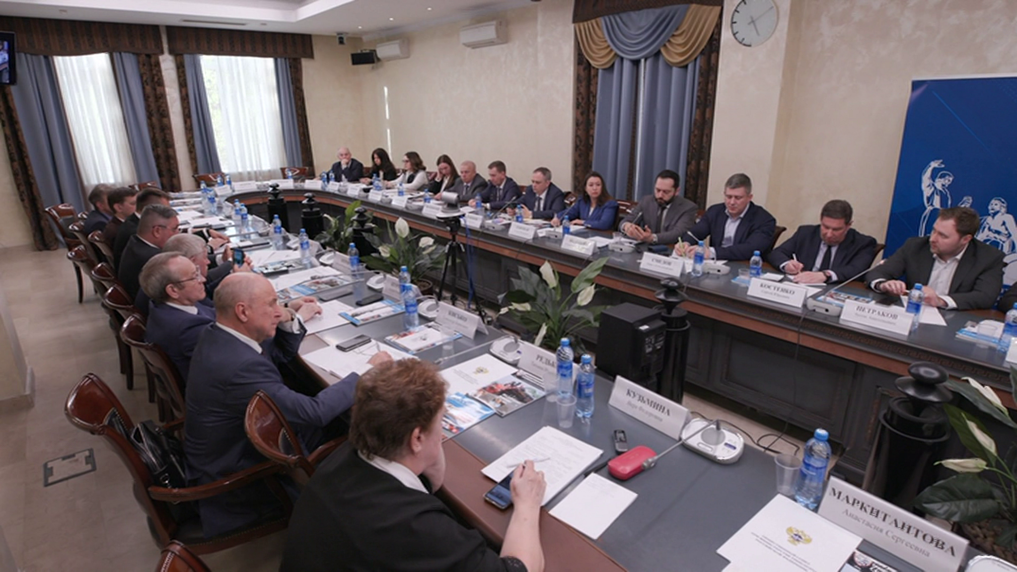 Совет при Минтрансе рассмотрел особый правовой режим таксомоторных перевозок