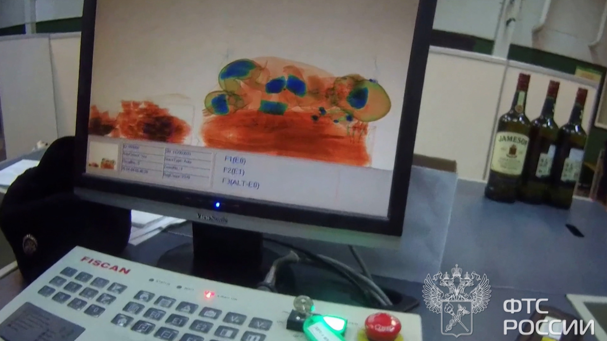 Туристка попыталась провезти в Россию наркотики в детских игрушках
