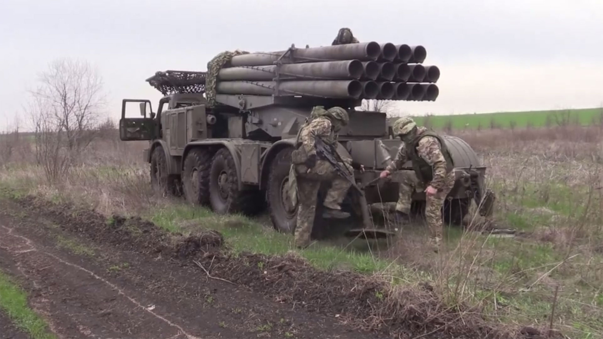 Расчет системы залпового огня "Ураган" успешно выполнил боевую задачу в ДНР