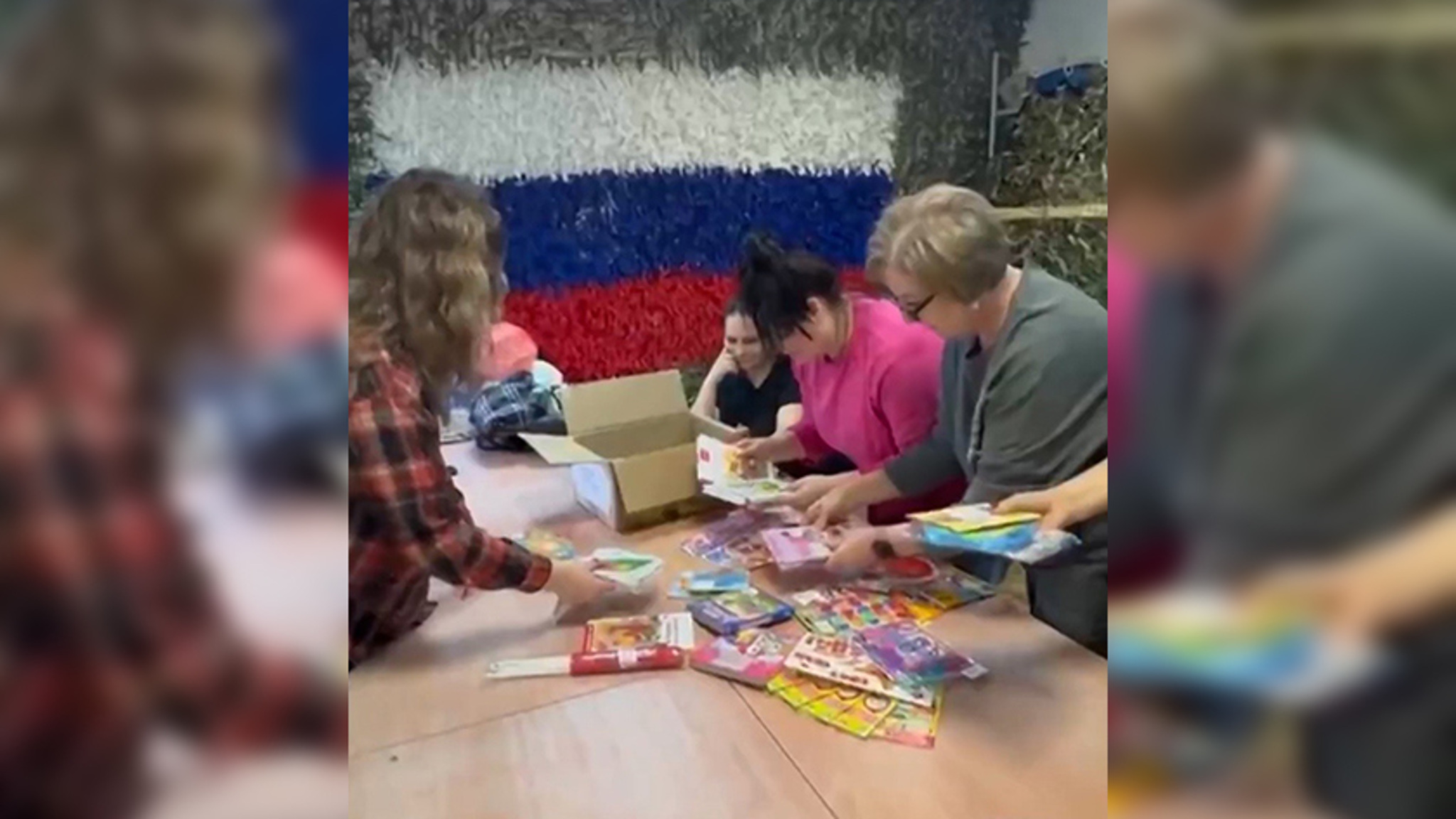 Неравнодушные амурчанки собрали для ребят из детского сада ДНР большую посылку