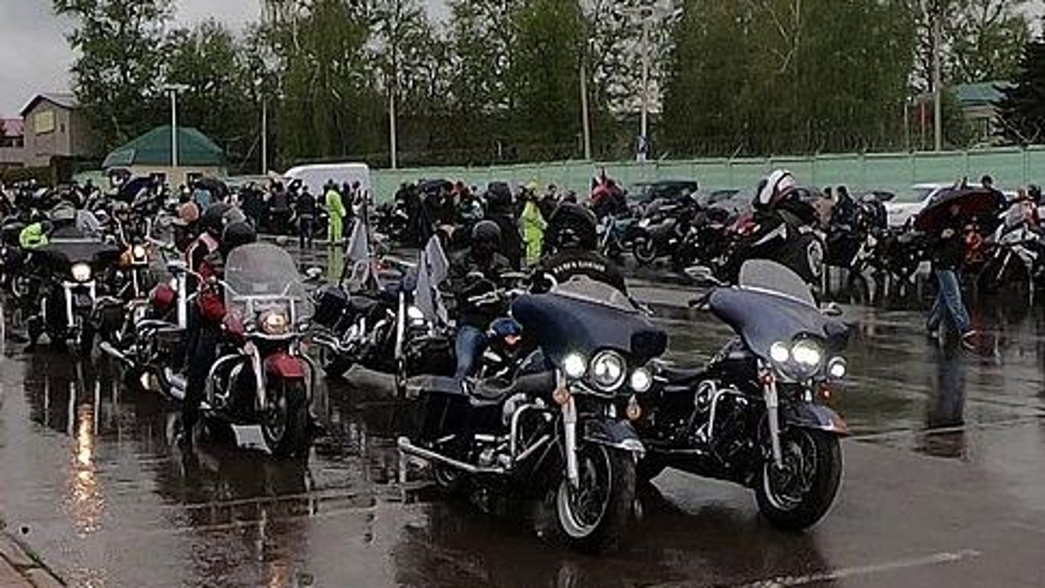 200 человек открыли байкерский сезон в Орле