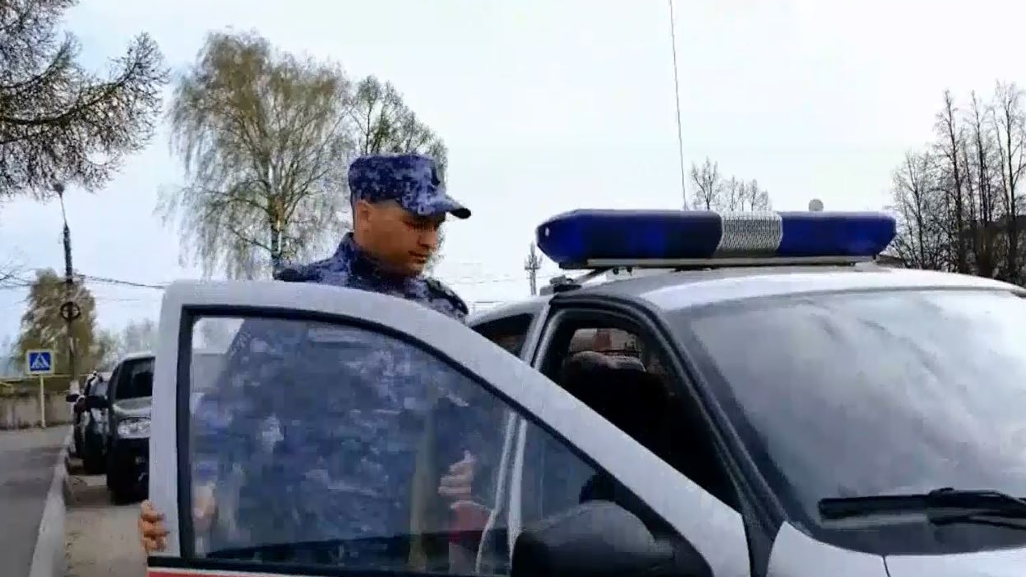 В Марий Эл росгвардейцы спасли мужчину во время пожара