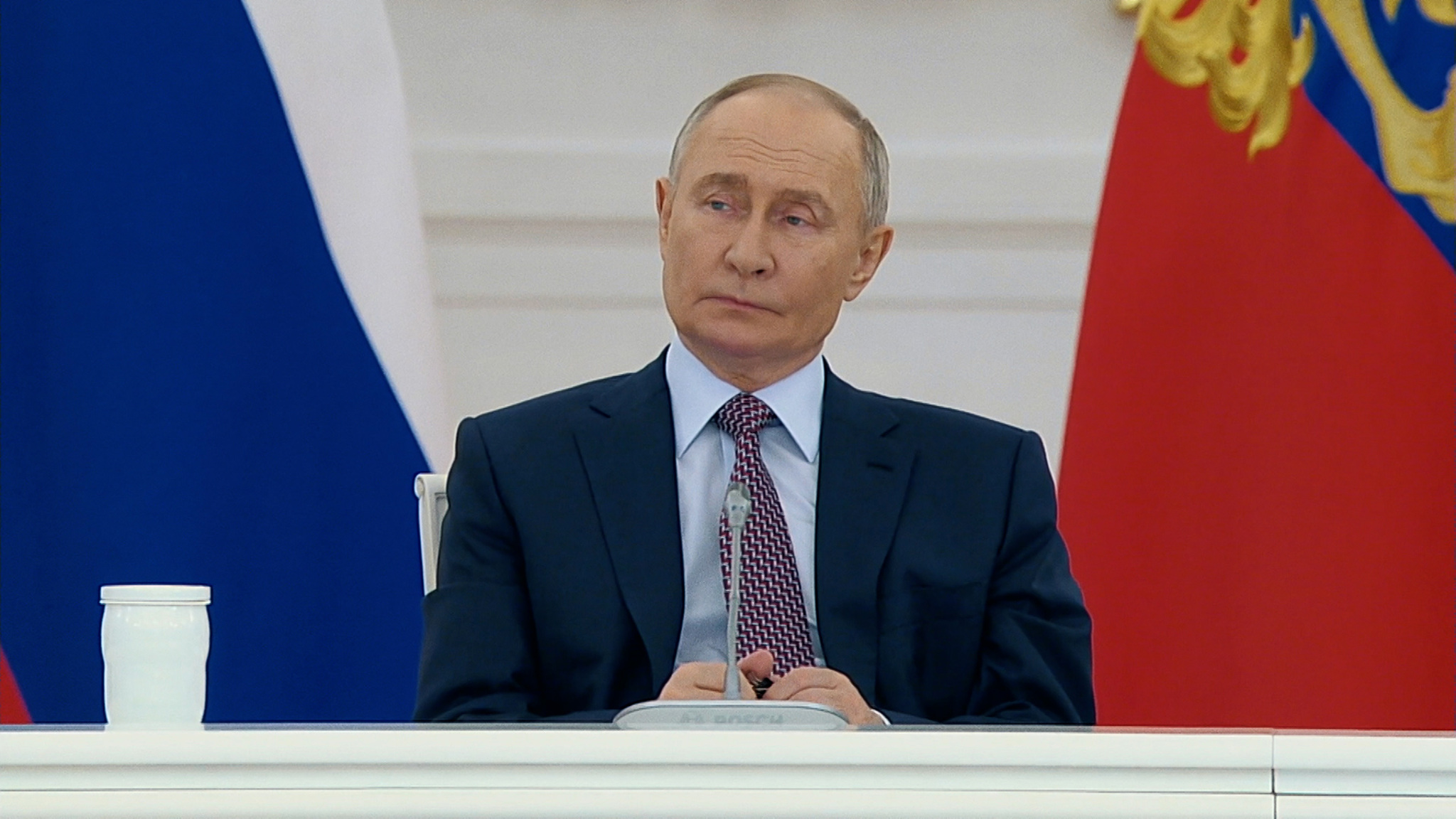 Путин: я борюсь со своим желанием врезать кому-нибудь