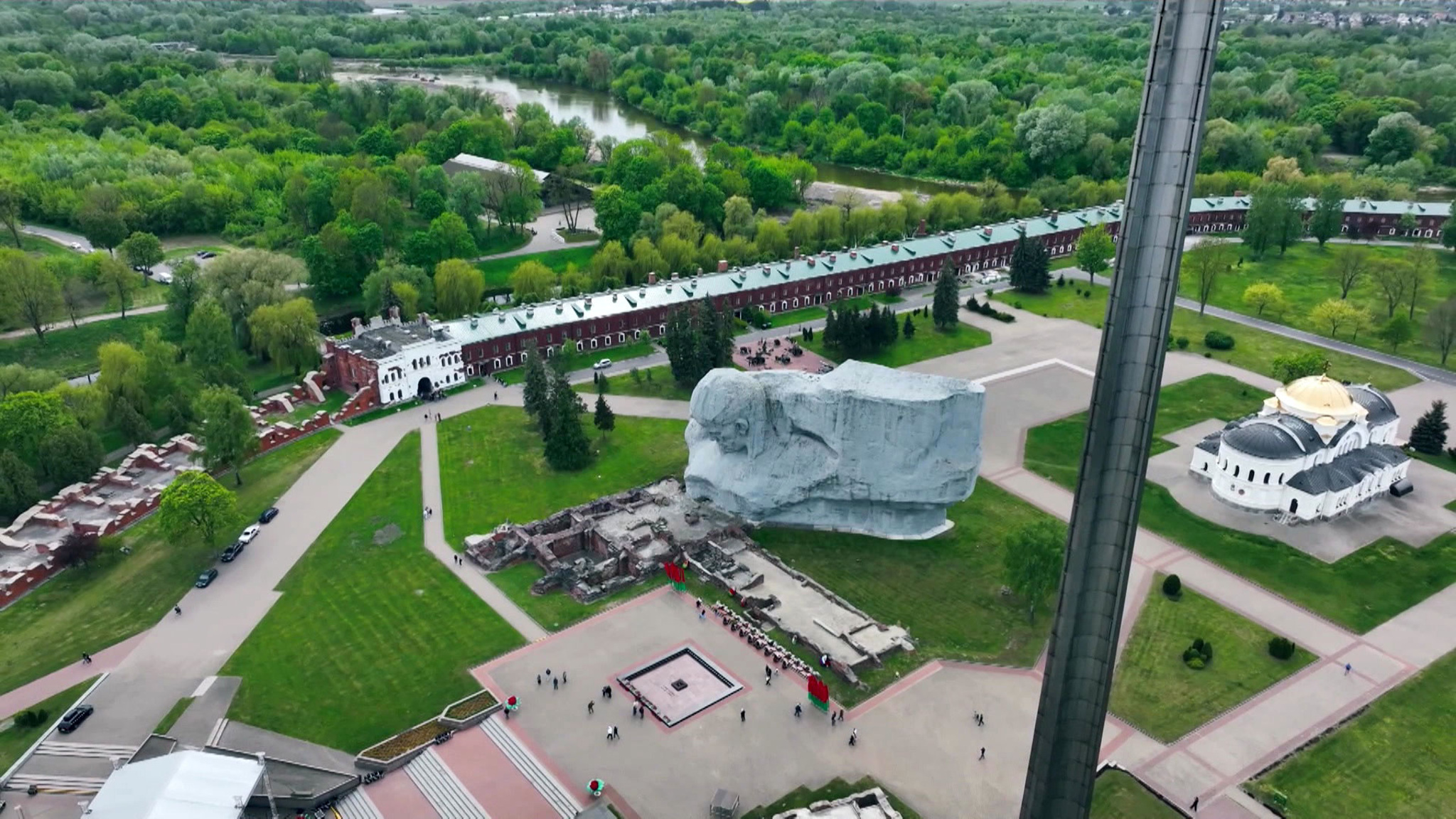 Крепость-герой Брест по-прежнему стоит на страже исторической памяти