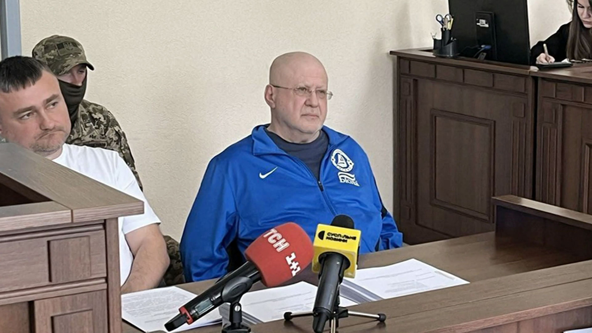 Коломойский появился в суде с бритой головой