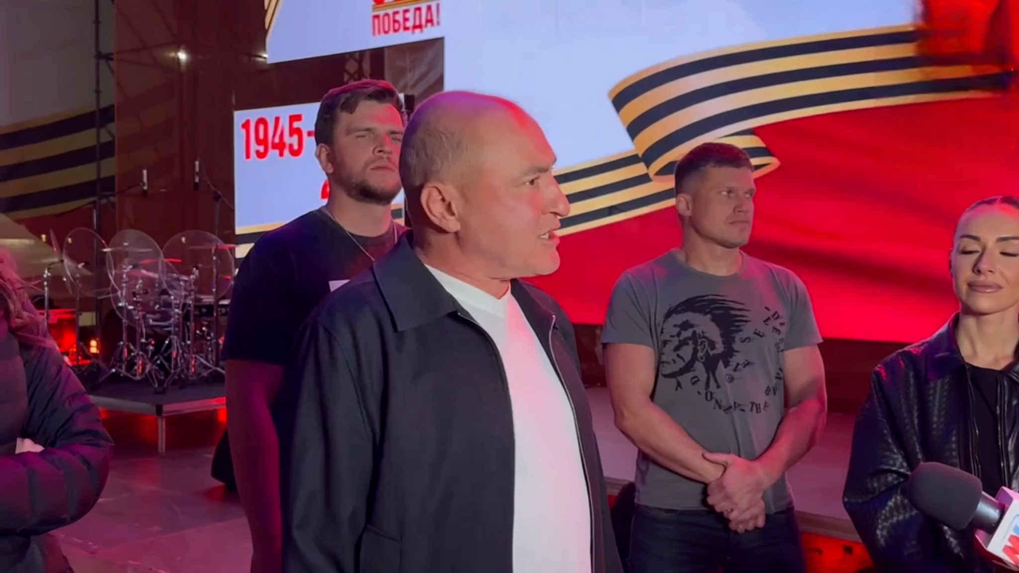 Артисты "Хора Турецкого" поделились своими впечатлениями о празднике 9 Мая в Волгограде