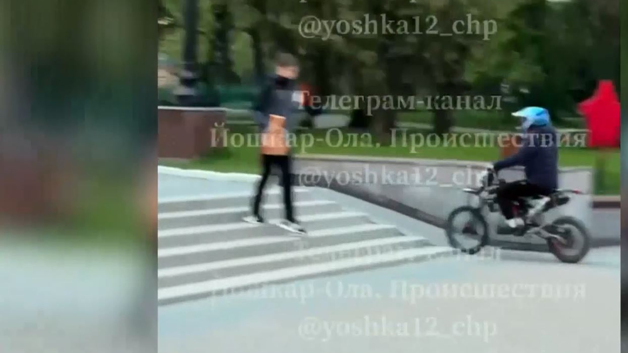 Обзор соцсетей: нетрезвая битва со стеклом, питбайкеры в парке, стихийный объезд, танцы белок и забег лося в Йошкар-Оле