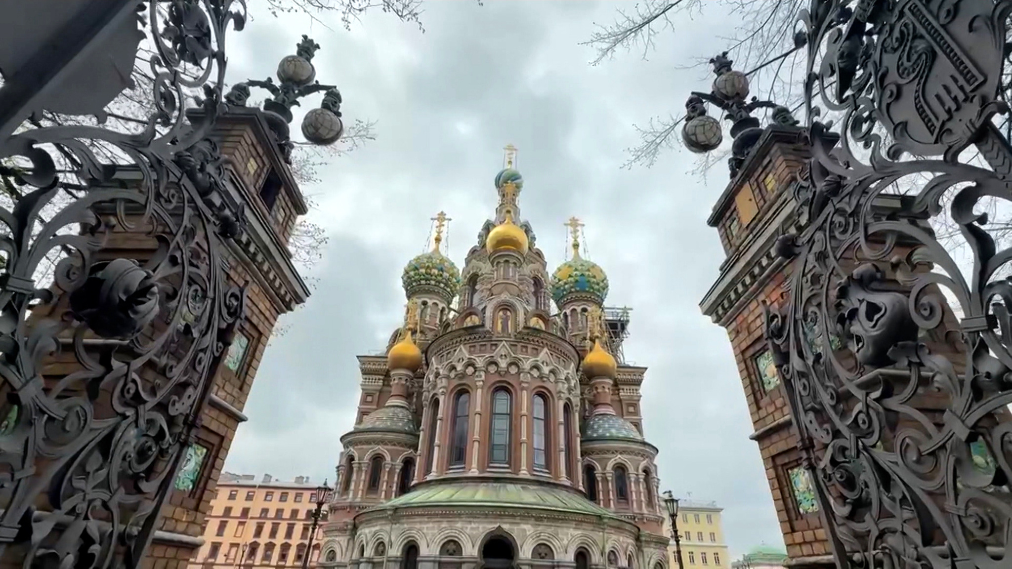 Спас-на-Крови в Петербурге реставрируют точечно и кропотливо