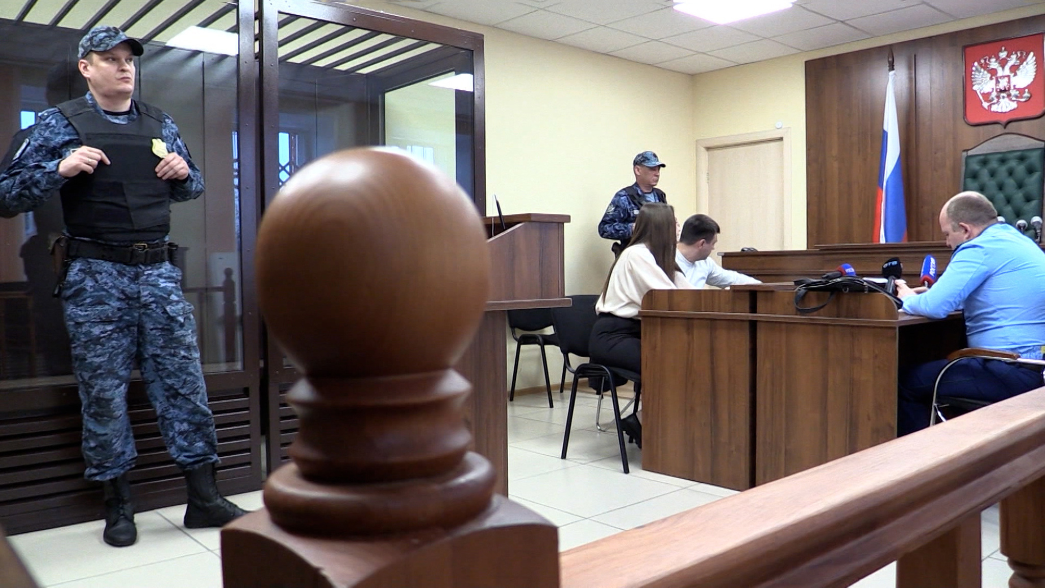 Рецидивисты засудили полицейского