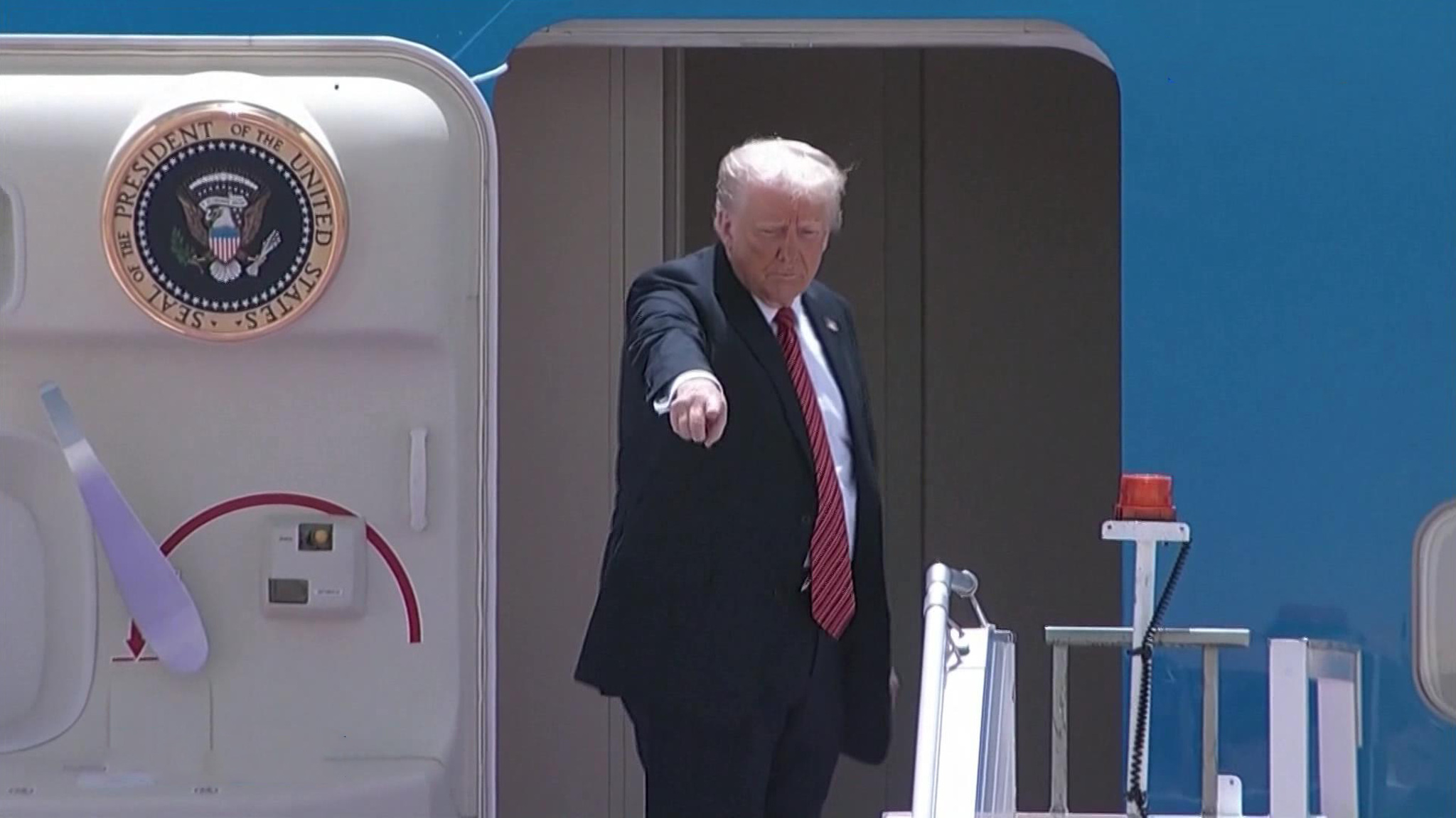 Трамп продолжает возвращать Зеленского к реальности