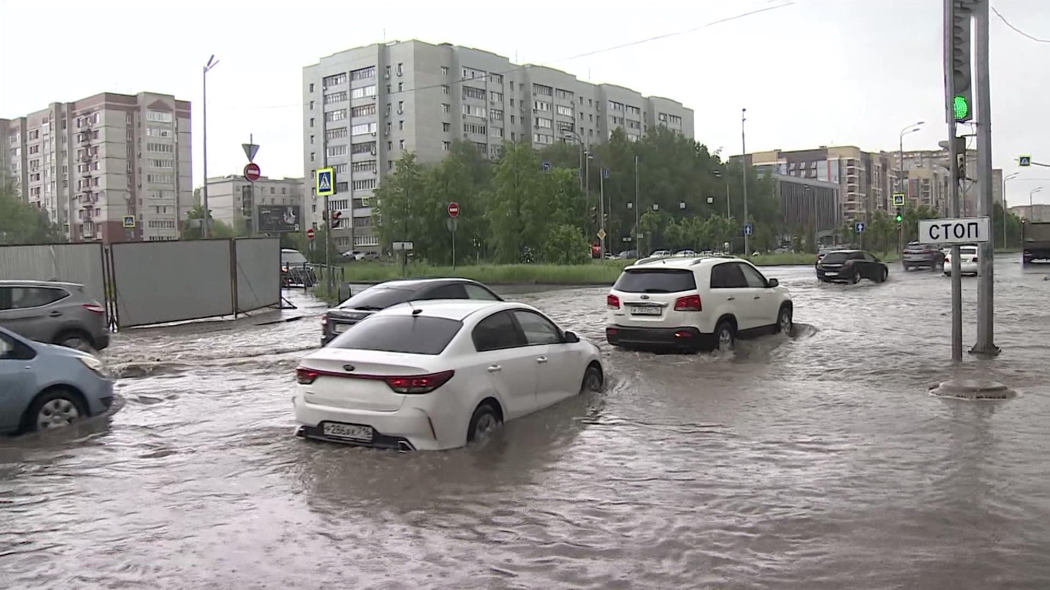 Проливные дожди обрушились на Татарстан и Дагестан