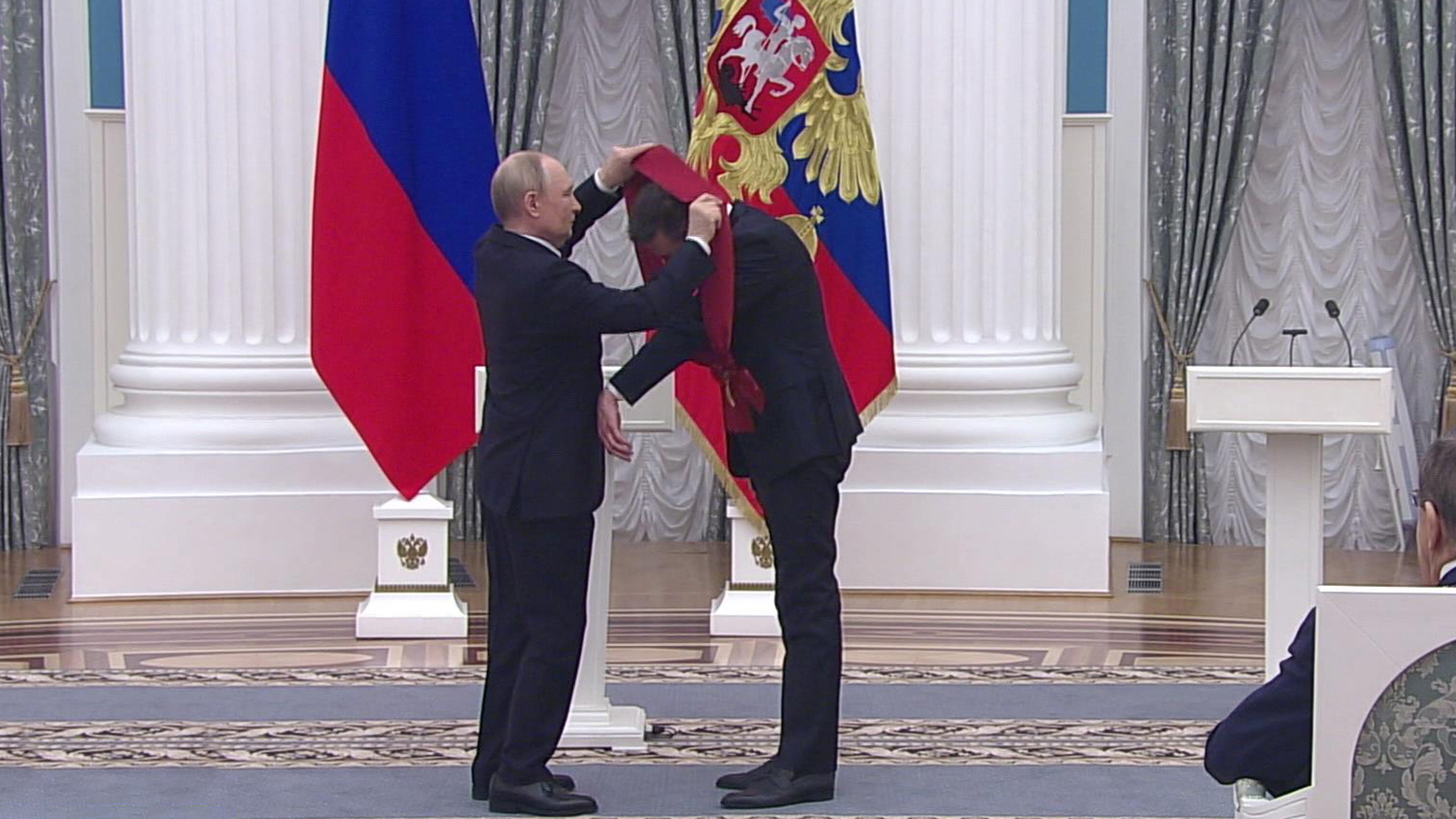 Путин вручил в Кремле государственные награды