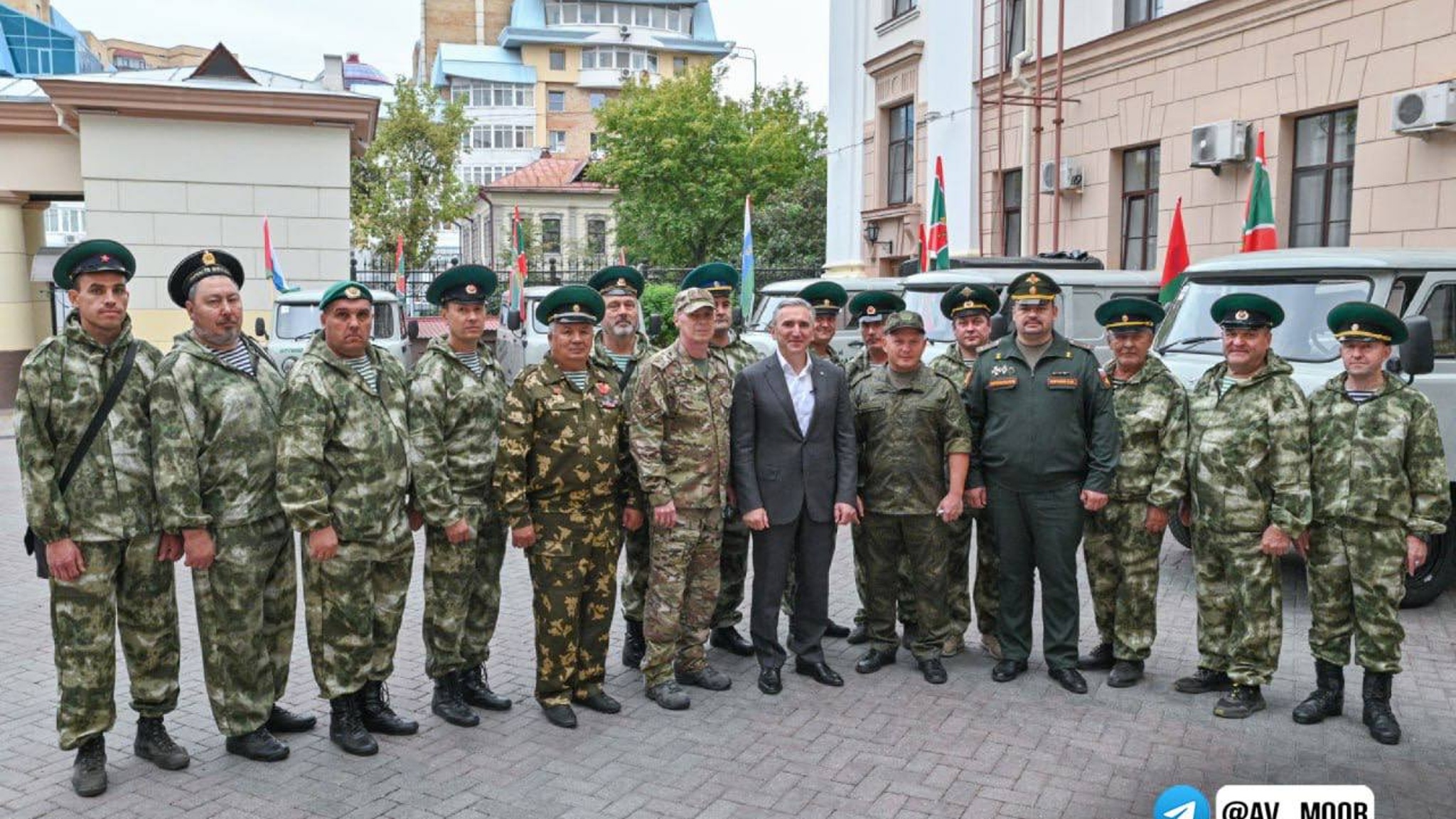Александр Моор поздравил тюменских пограничников с праздником