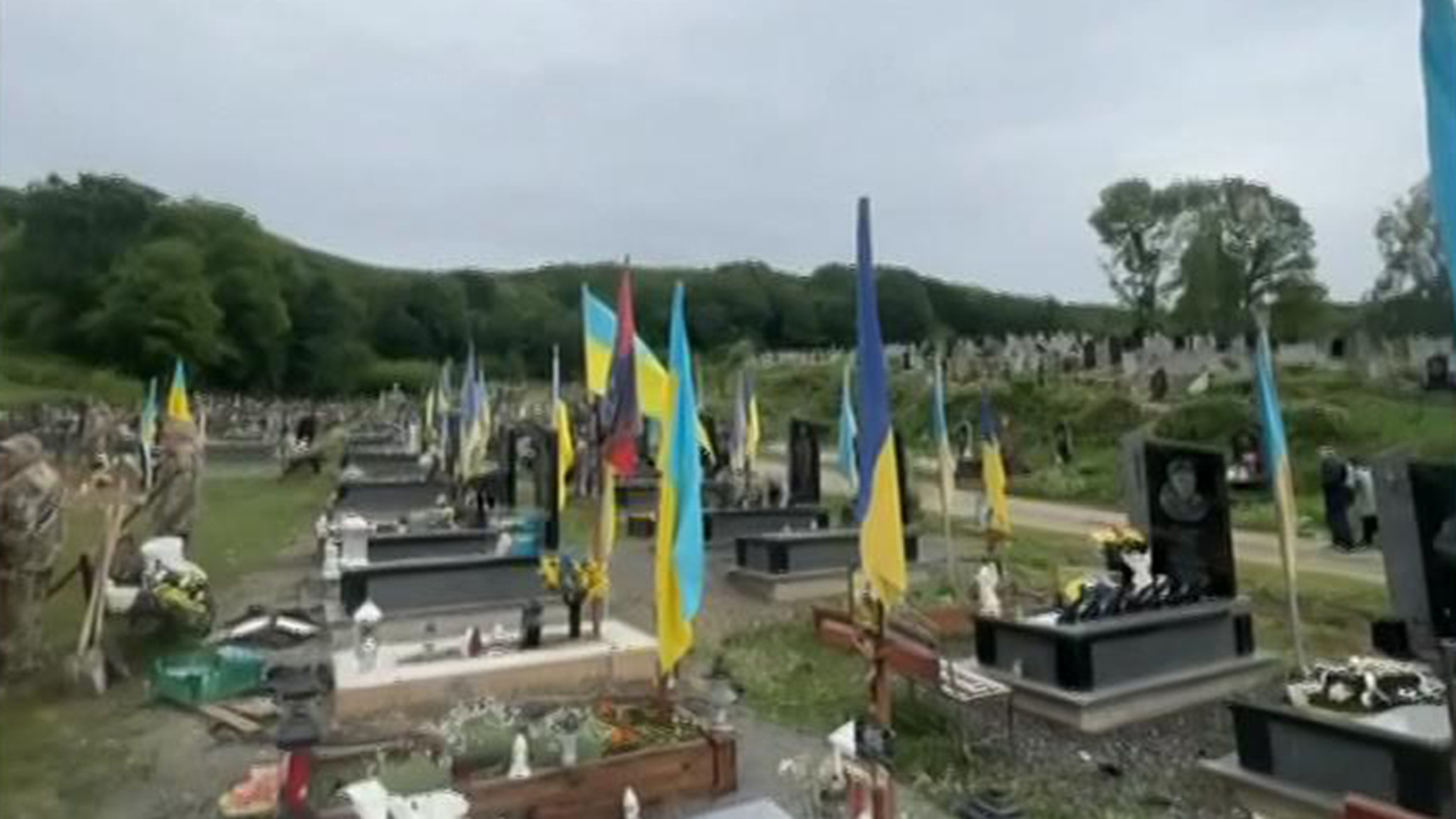 Украинские кладбища стремительно разрастаются