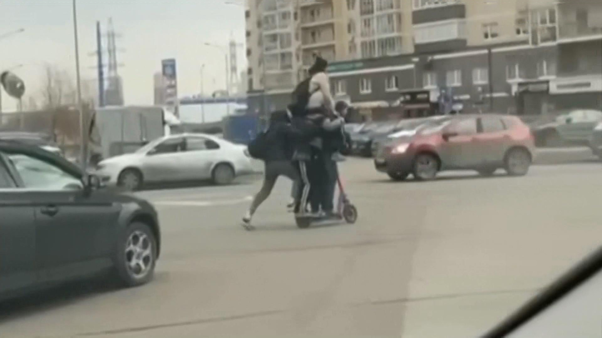 Школьники на питбайках и скутерах провоцируют ЧП
