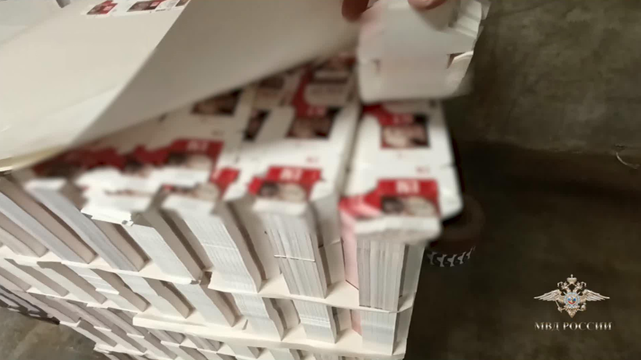 На Кубани рассекретили и ликвидировали производство табачной продукции под землей