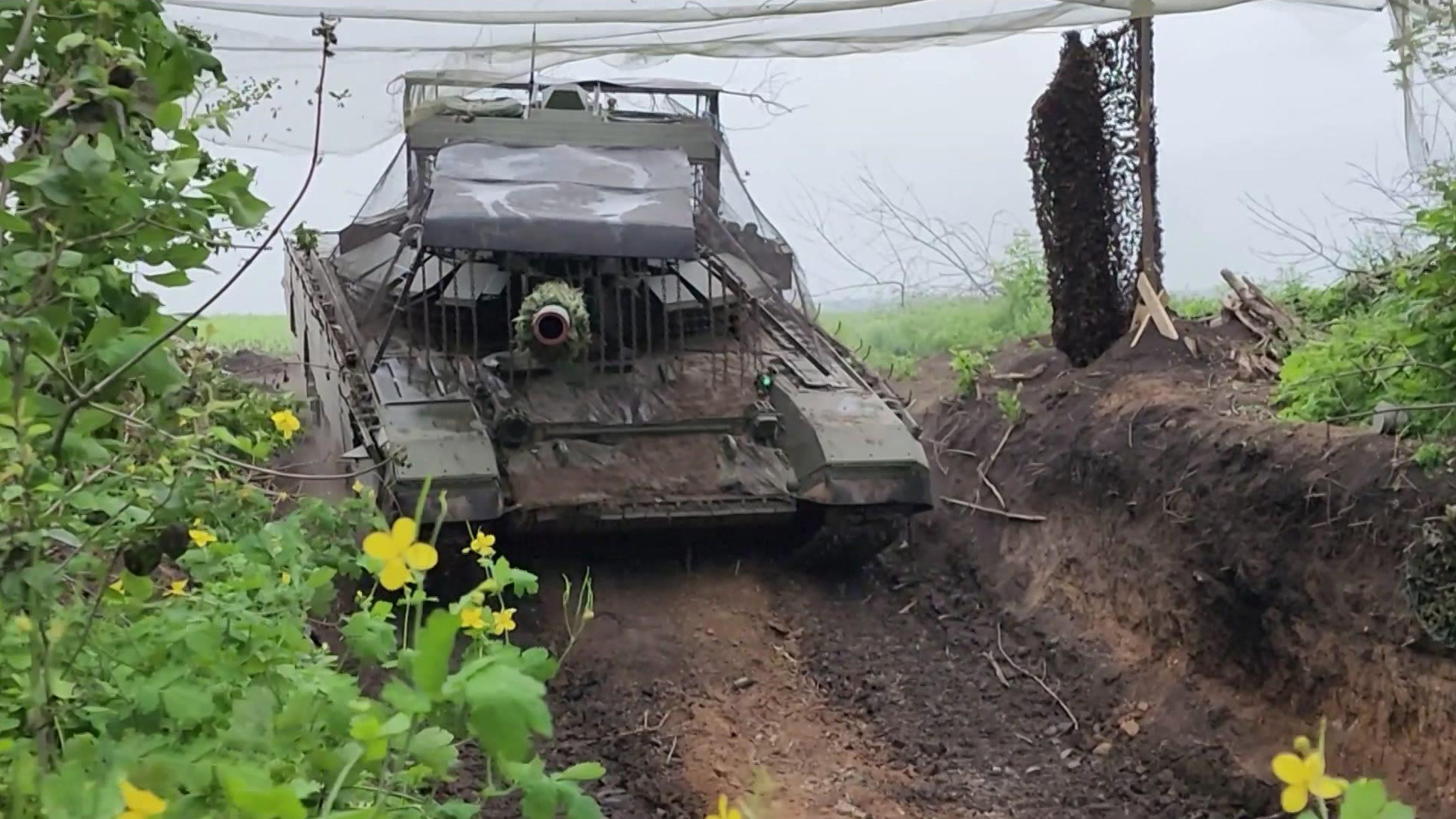Российские военные завершают зачистки в освобожденных поселках Сумской области