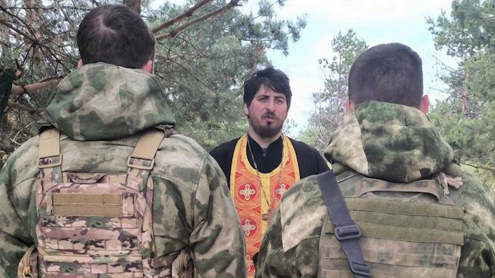 Был плечом к плечу с бойцами. "Вести" пообщались с Серафимой Савченко, вдовой погибшего в зоне СВО отца Антония