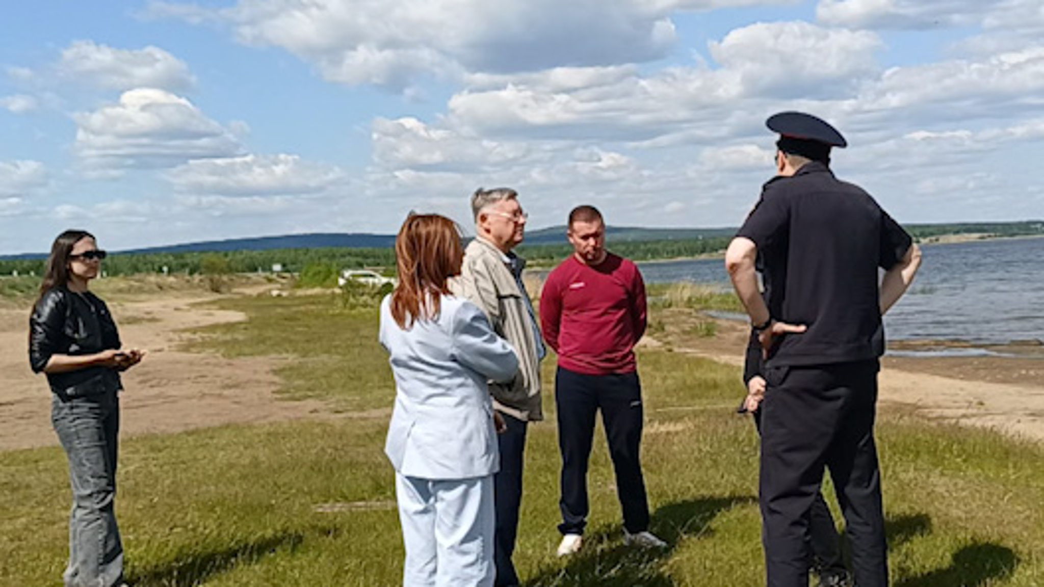 В Забайкалье на озере Арахлей работает полиция