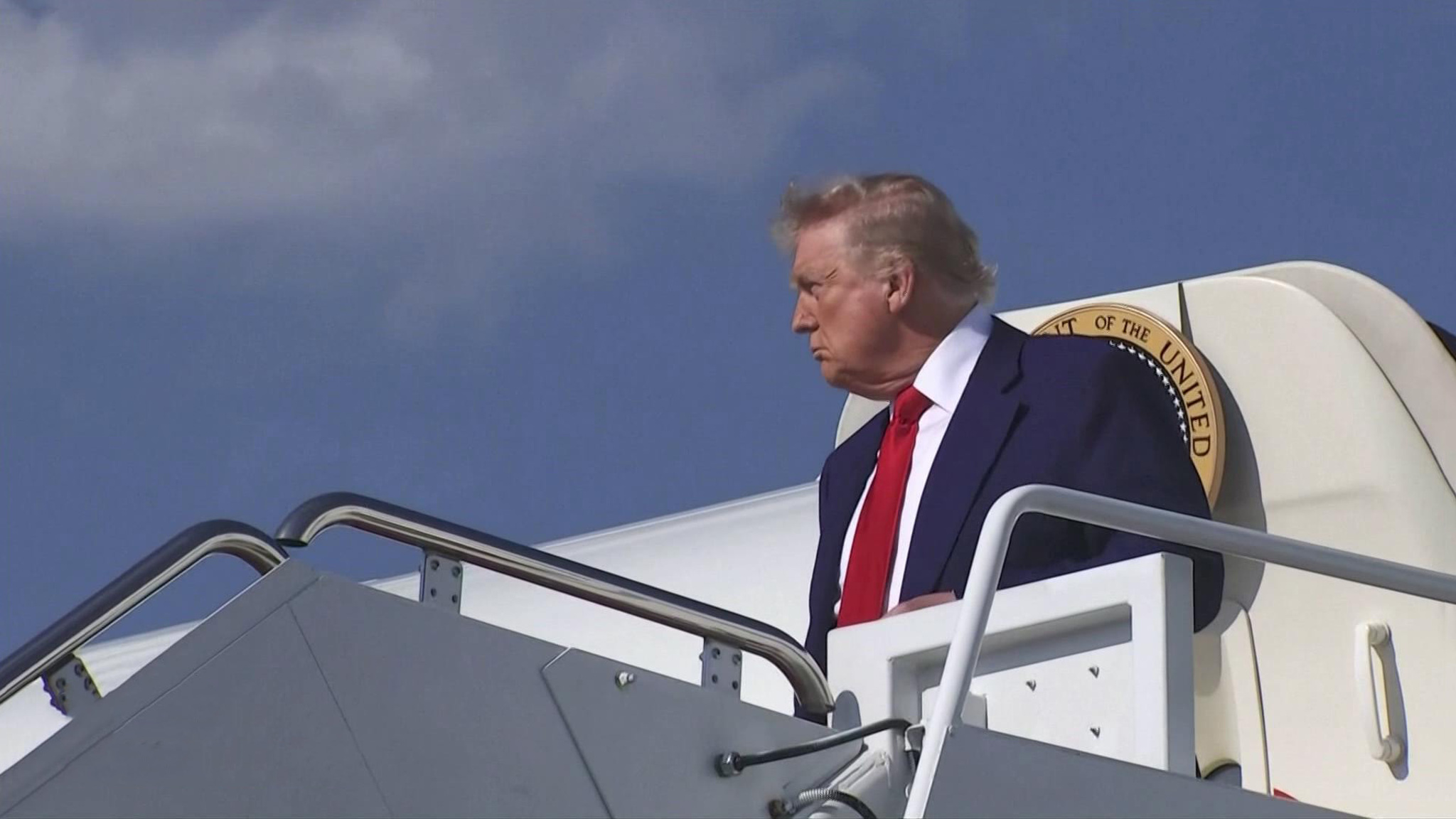Трамп ударил по Ирану "Полуночным молотом" и пригрозил продолжением