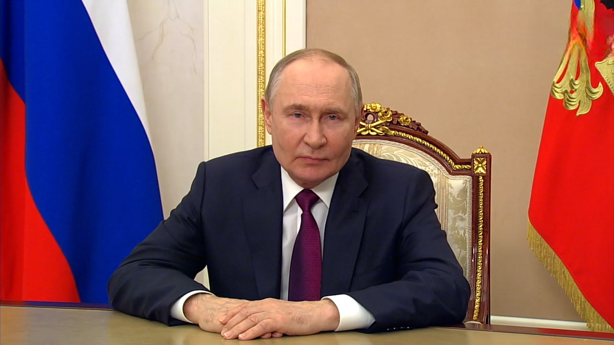 Президент России поздравил выпускников Волгограда и России с днем прощания со школой