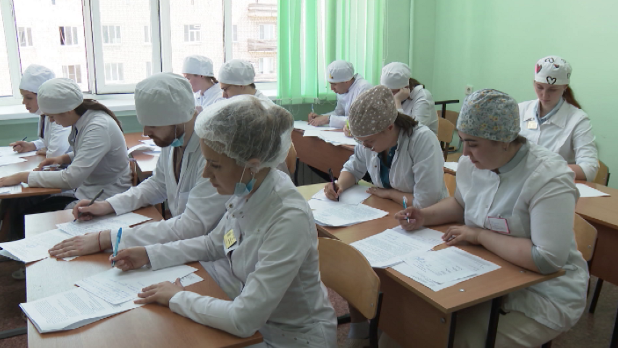 Выпускники Красноярского медуниверситета дали клятву врача