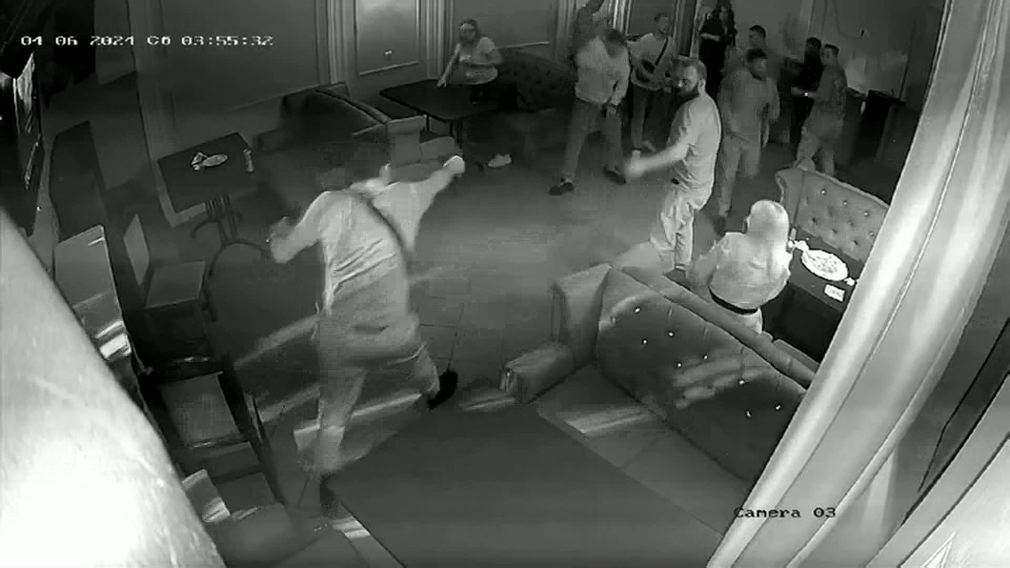 Убийство случайного посетителя кафе дошло до суда