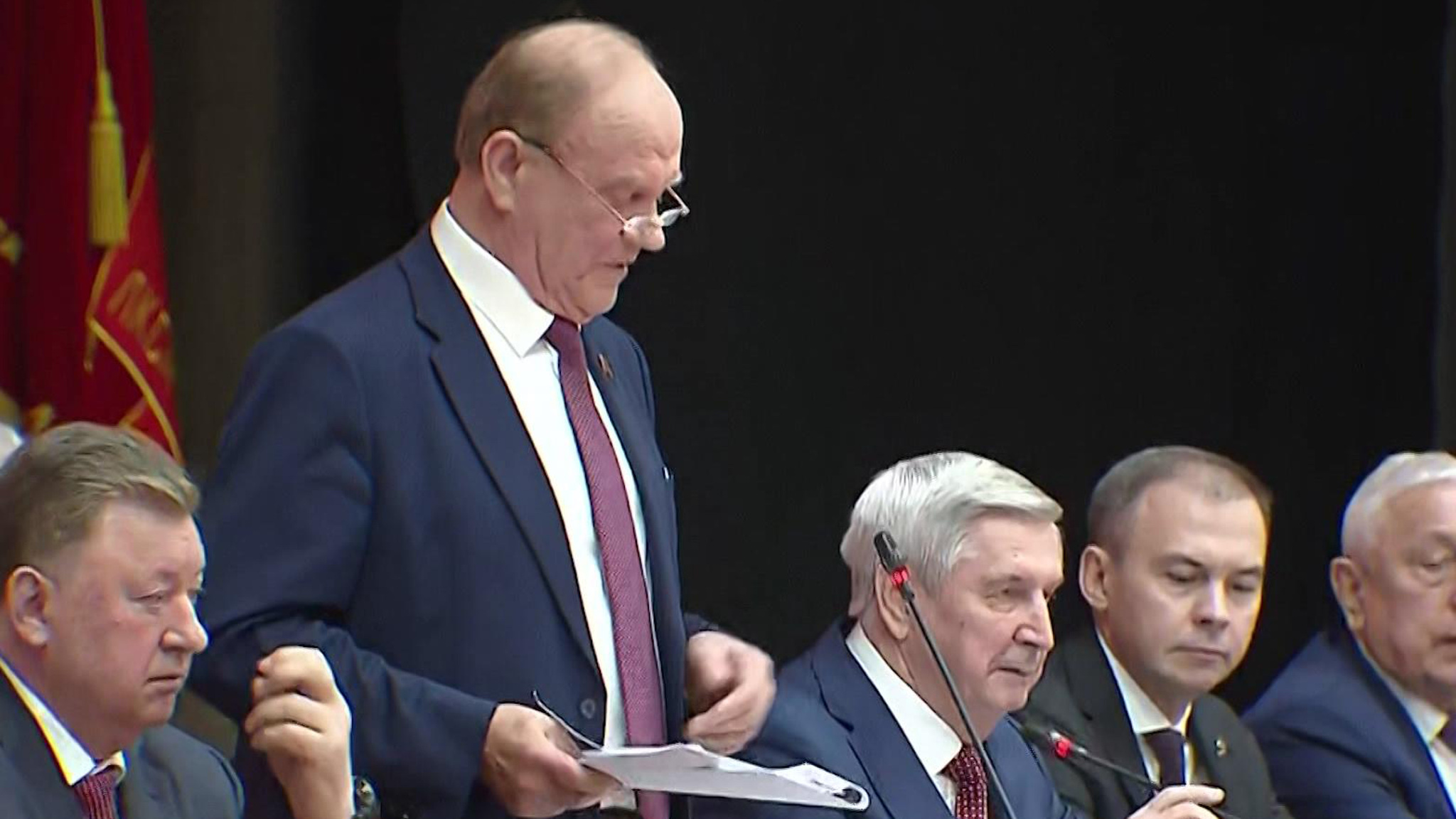 На съезде КПРФ переизбрали Геннадия Зюганова
