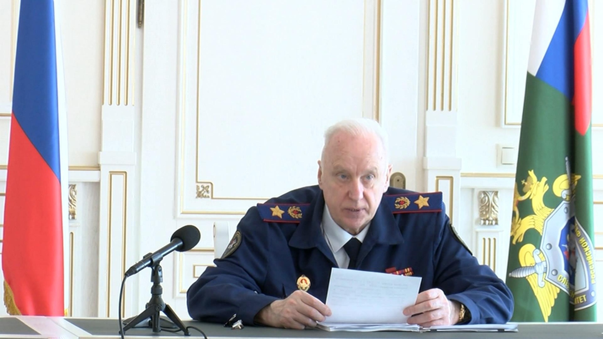 Бастрыкин поручил продолжить практику рейдов в местах скопления иностранцев