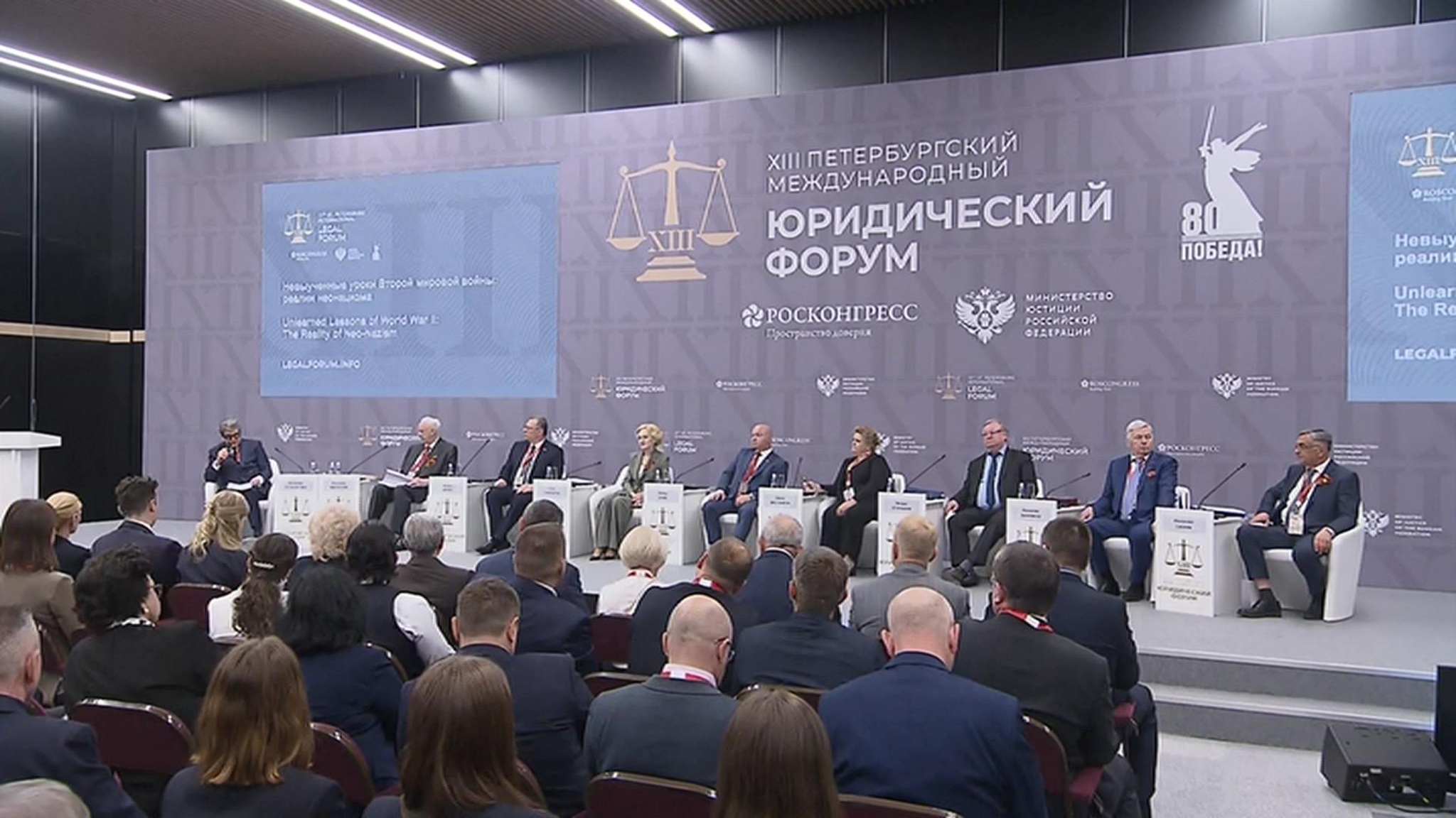 Журналист Эдуард Петров получил ведомственную медаль из рук министра юстиции