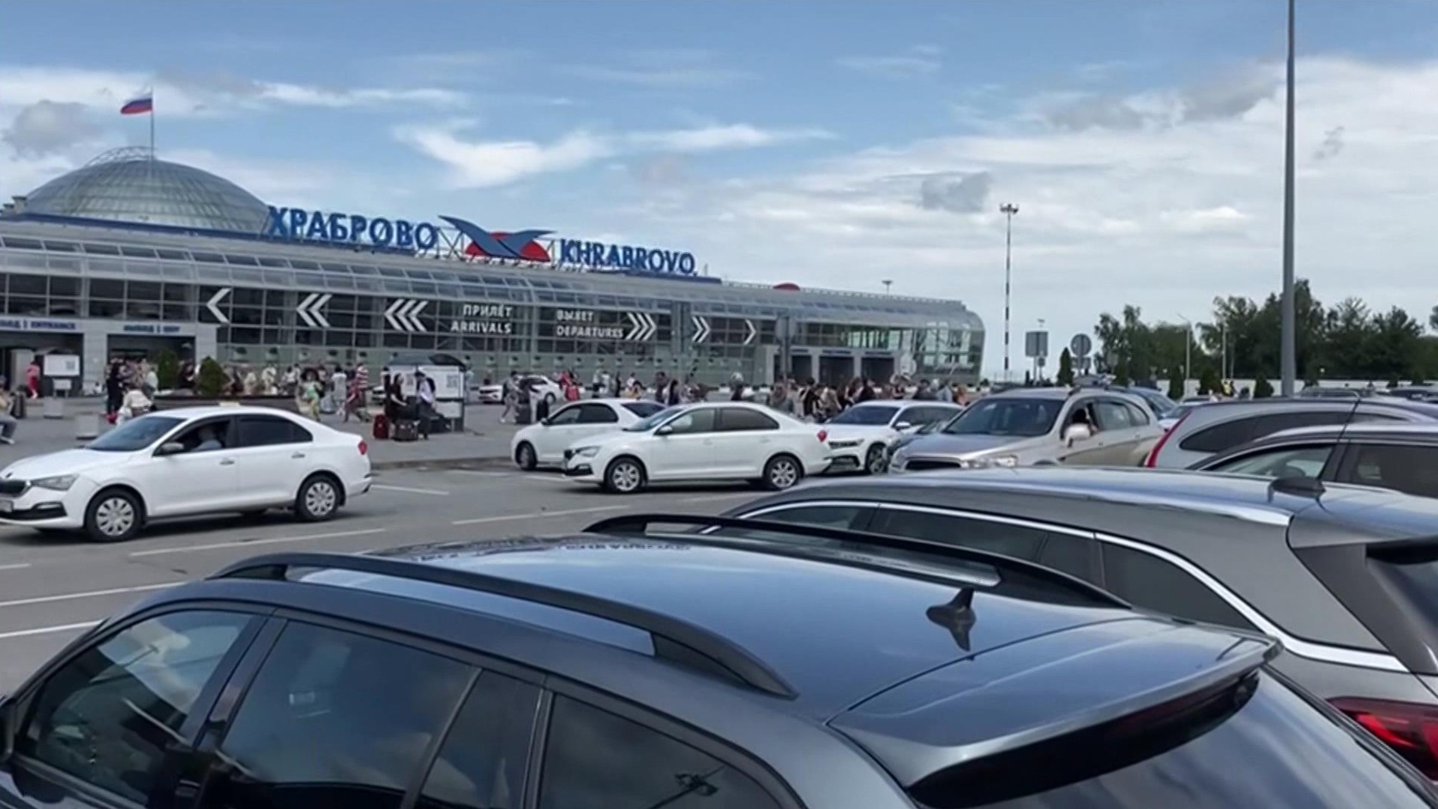 Туристы из Германии устремились в Россию, но застряли на границе