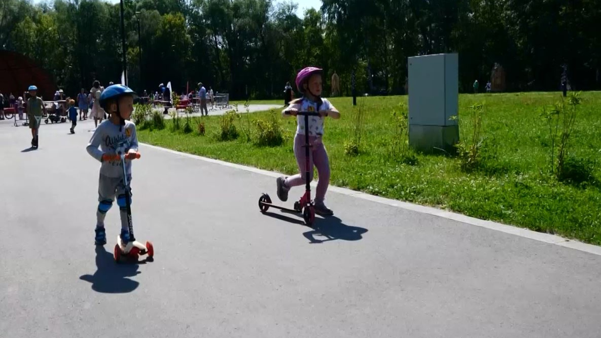 Юные спортсмены на велосипедах, самокатах и беговелах соревновались в дуатлоне в Йошкар-Оле