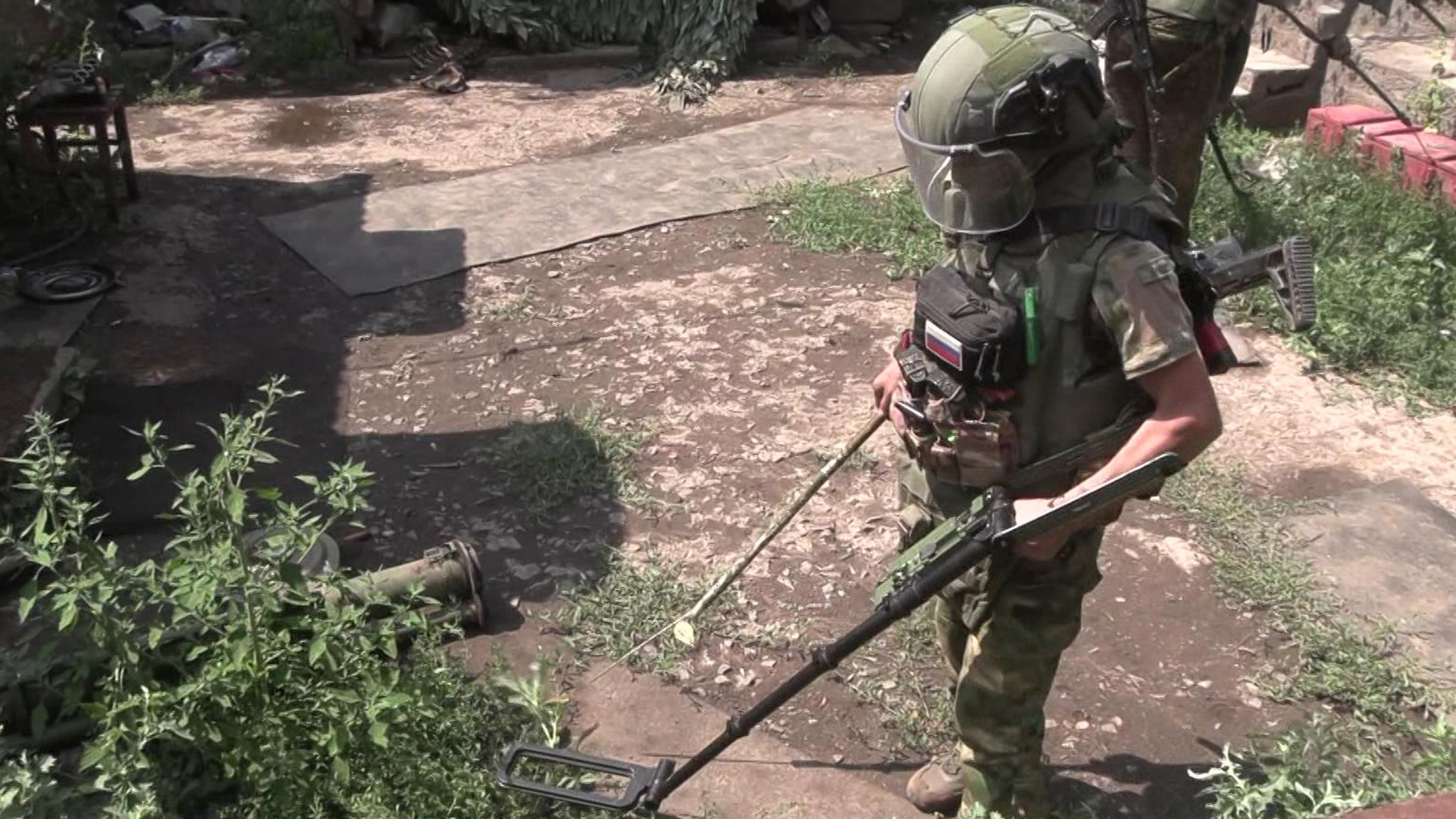 О работе саперов и военной полиции – военкор Эдуард Пунегов