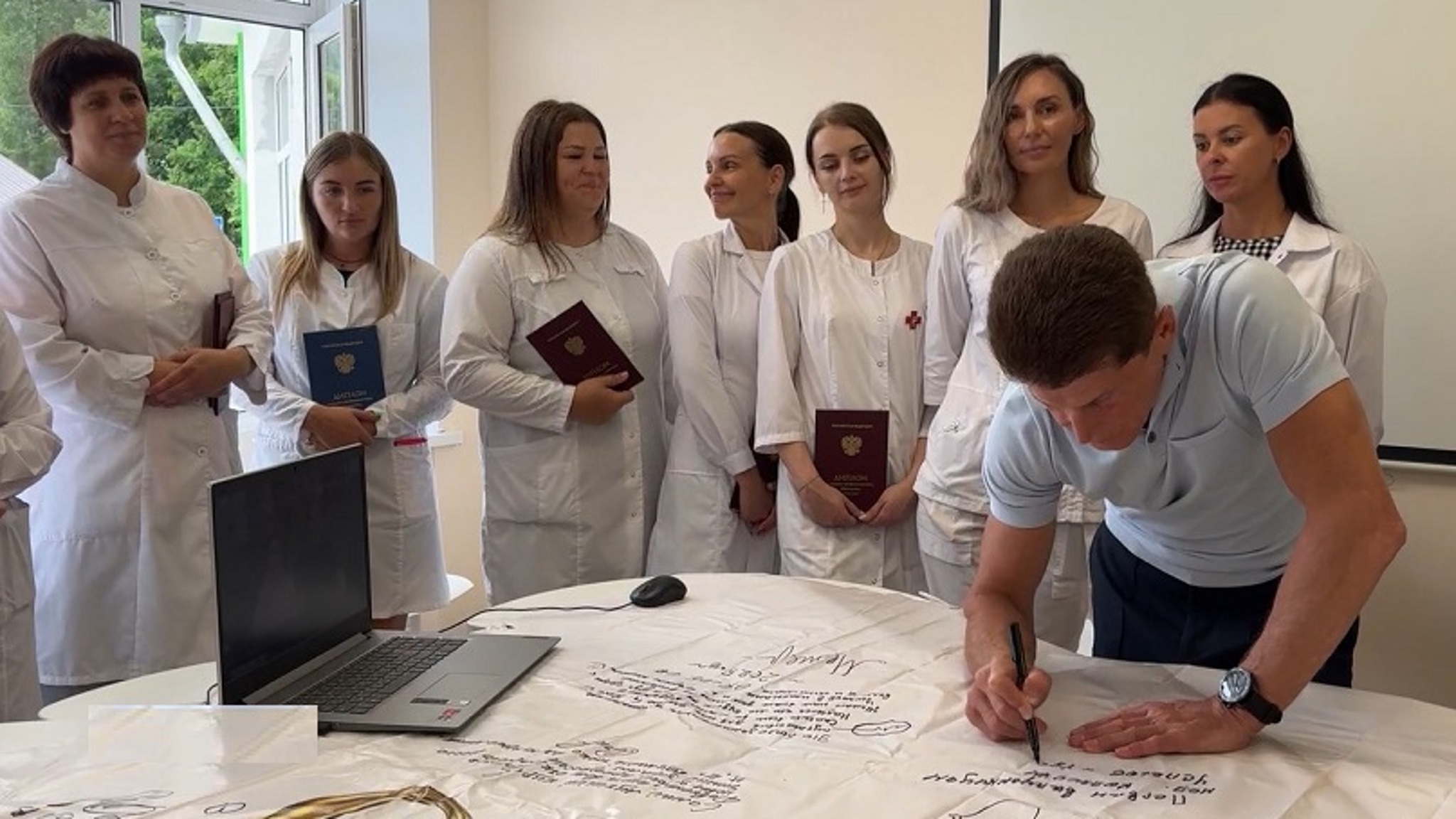 Служебное жилье предоставят медикам в Приморье