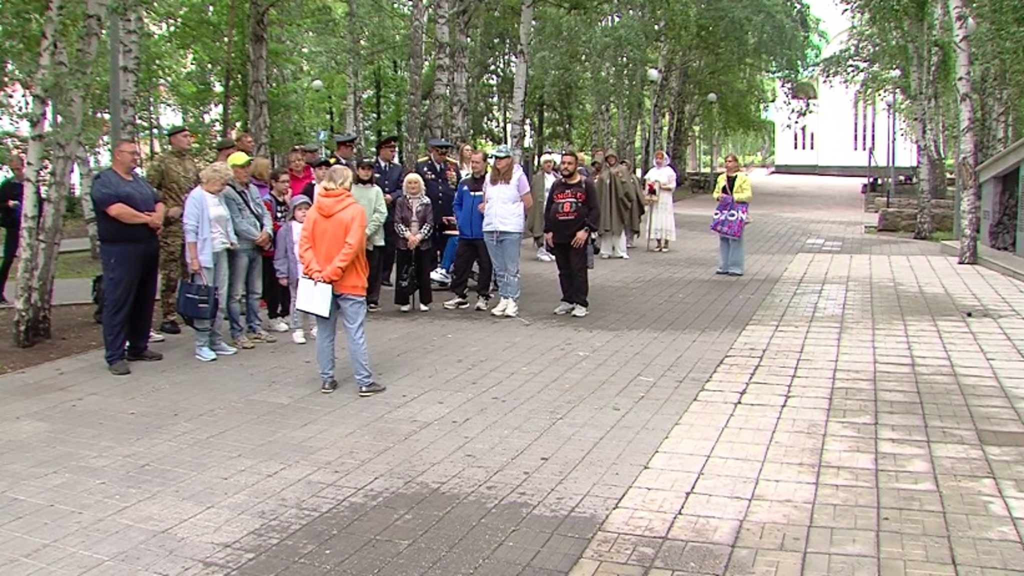 Инклюзивную экскурсию по памятным местам воинской славы провели в Тюмени