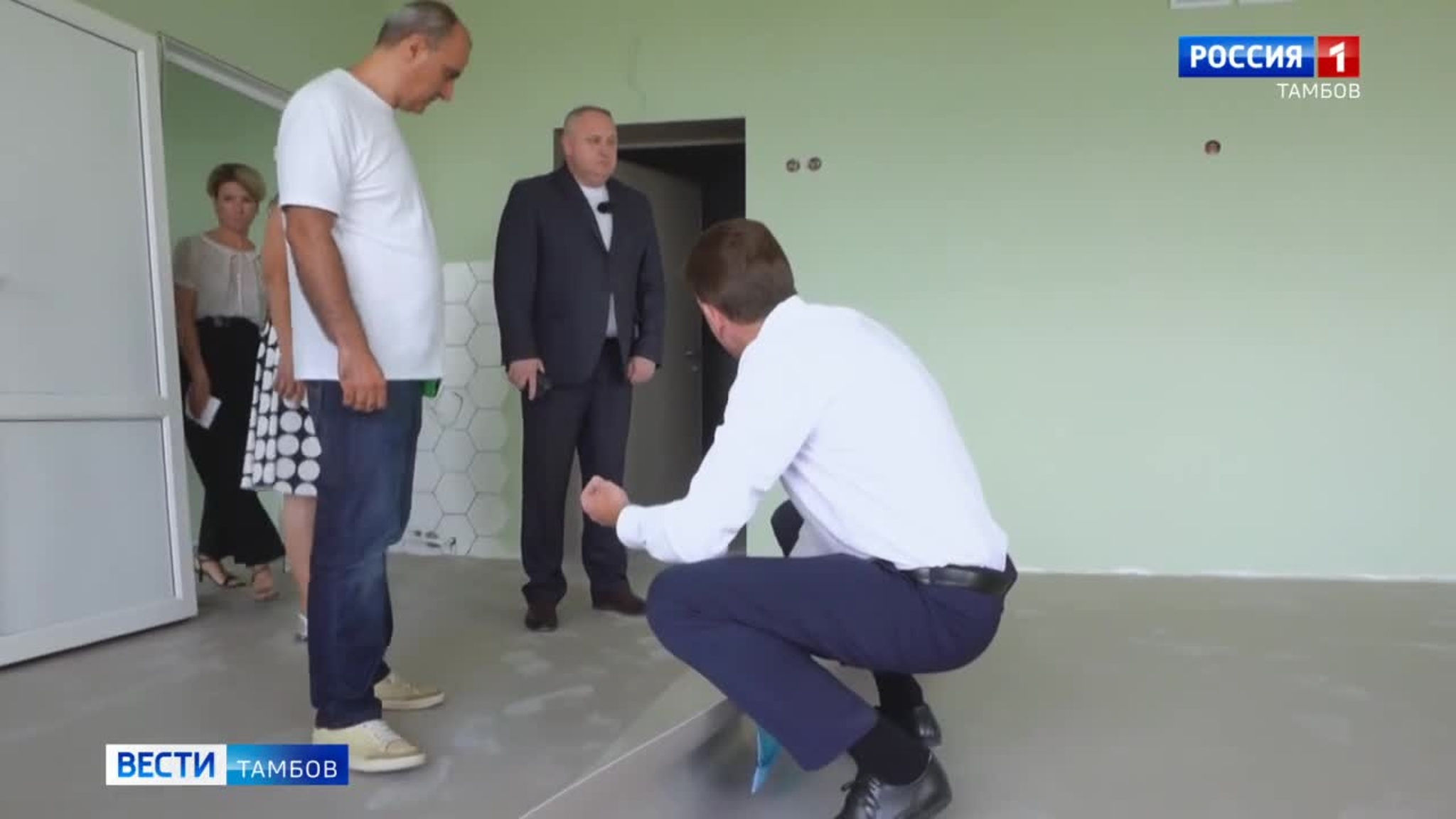 Максим Косенков проинспектировал ход ремонта 35 школы в Тамбове